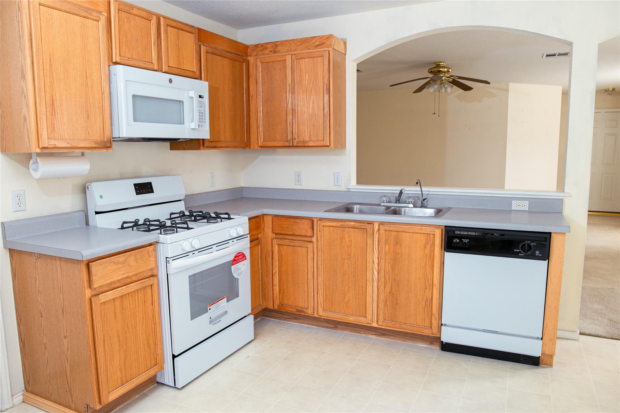 3807 Haleys Way, Round Rock, TX 78665