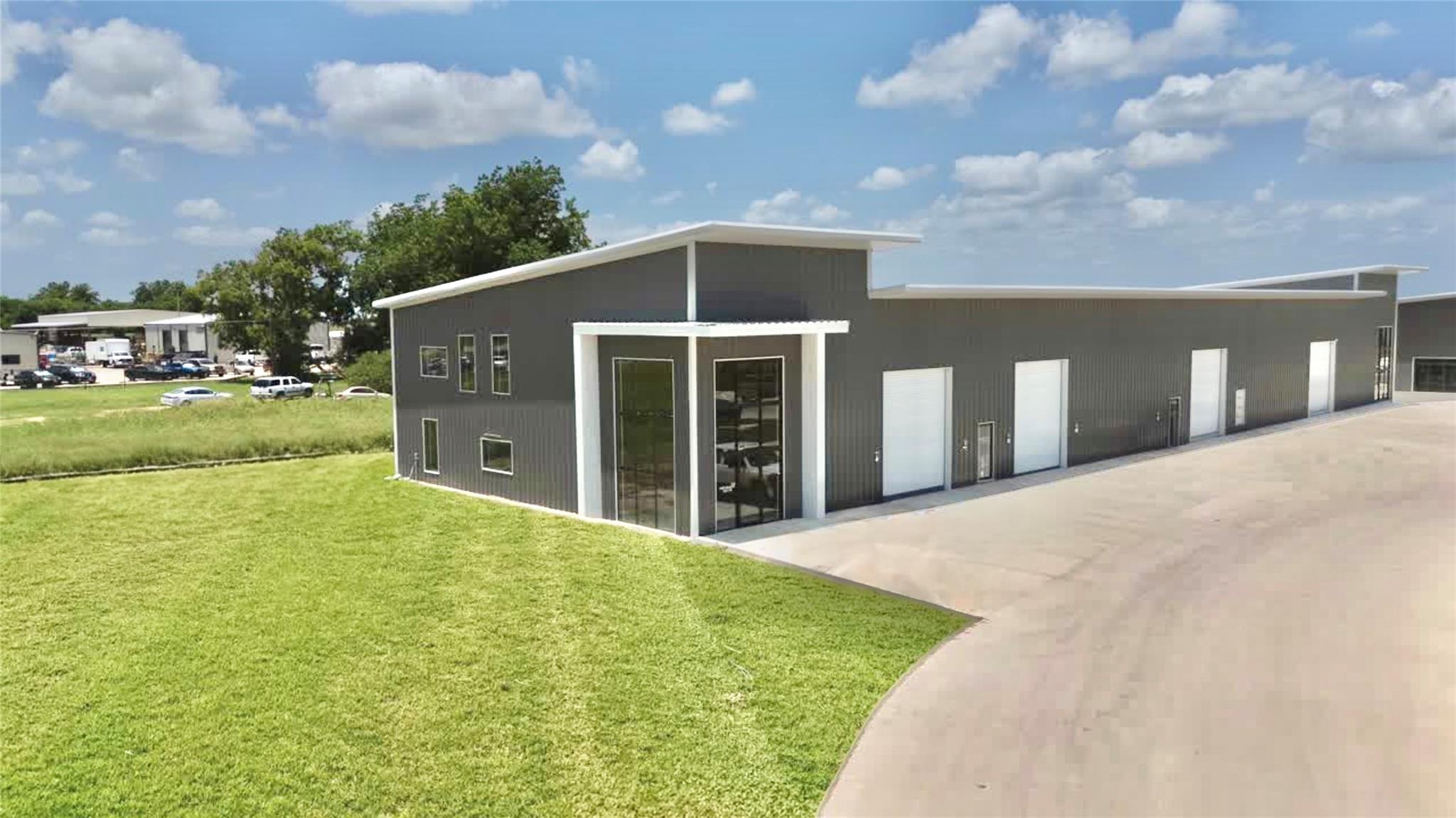 181 Ninety Four Ln # 110-210, Taylor, TX 76574