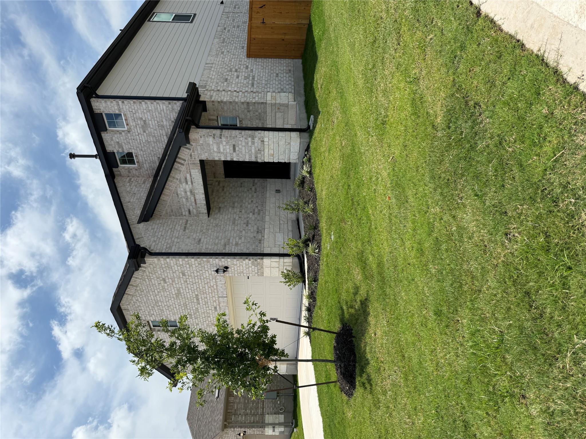 593 Tailwind Dr, Kyle, TX 78640