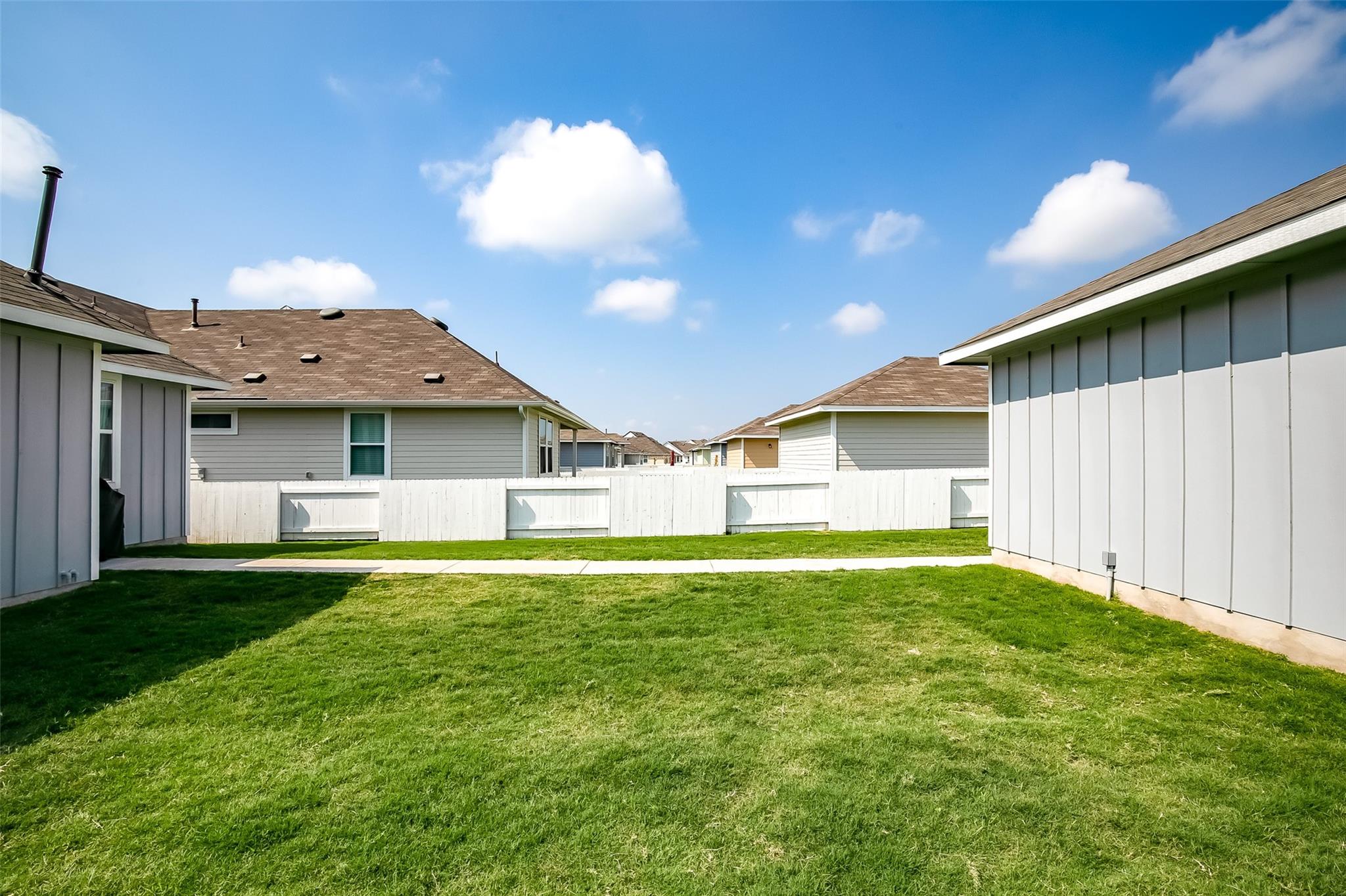 283 Fabion St, Kyle, TX 78640