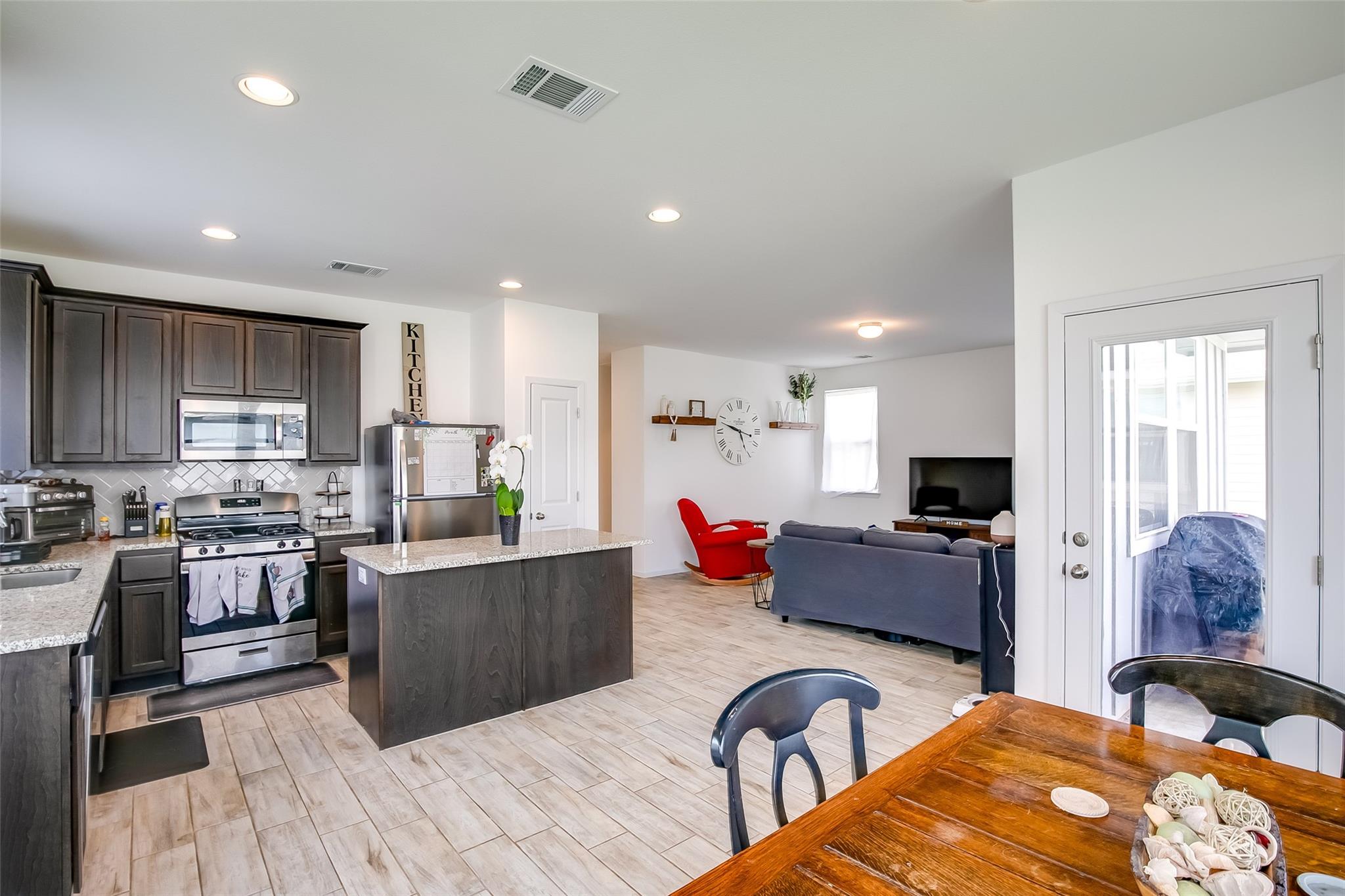 283 Fabion St, Kyle, TX 78640