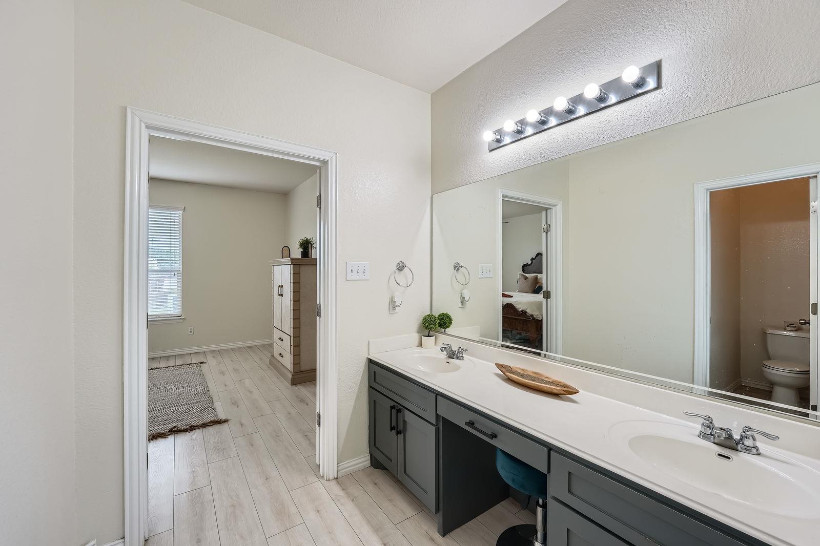 2004 S Ash Cv W, Hutto, TX 78634