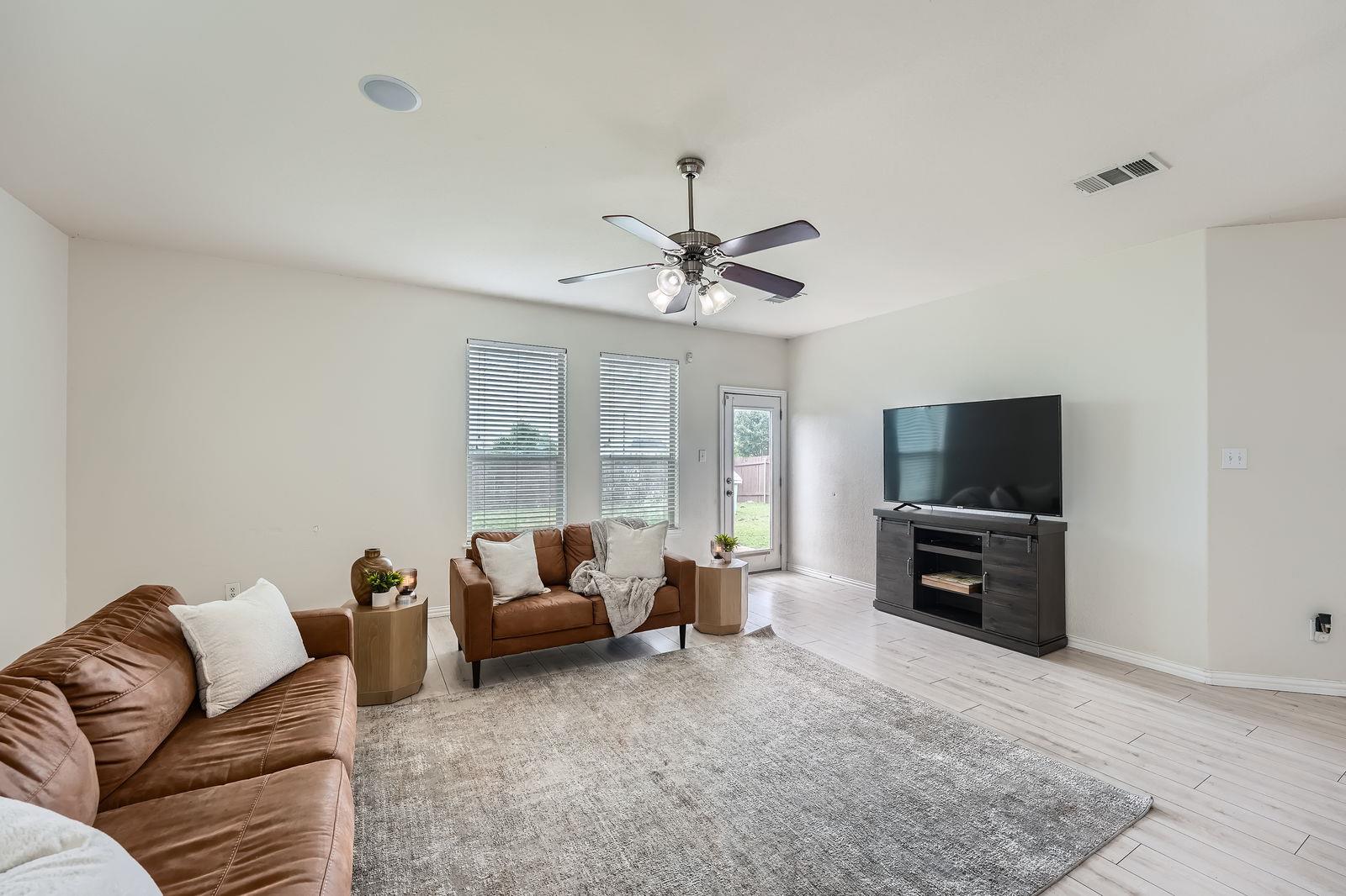 2004 S Ash Cv W, Hutto, TX 78634