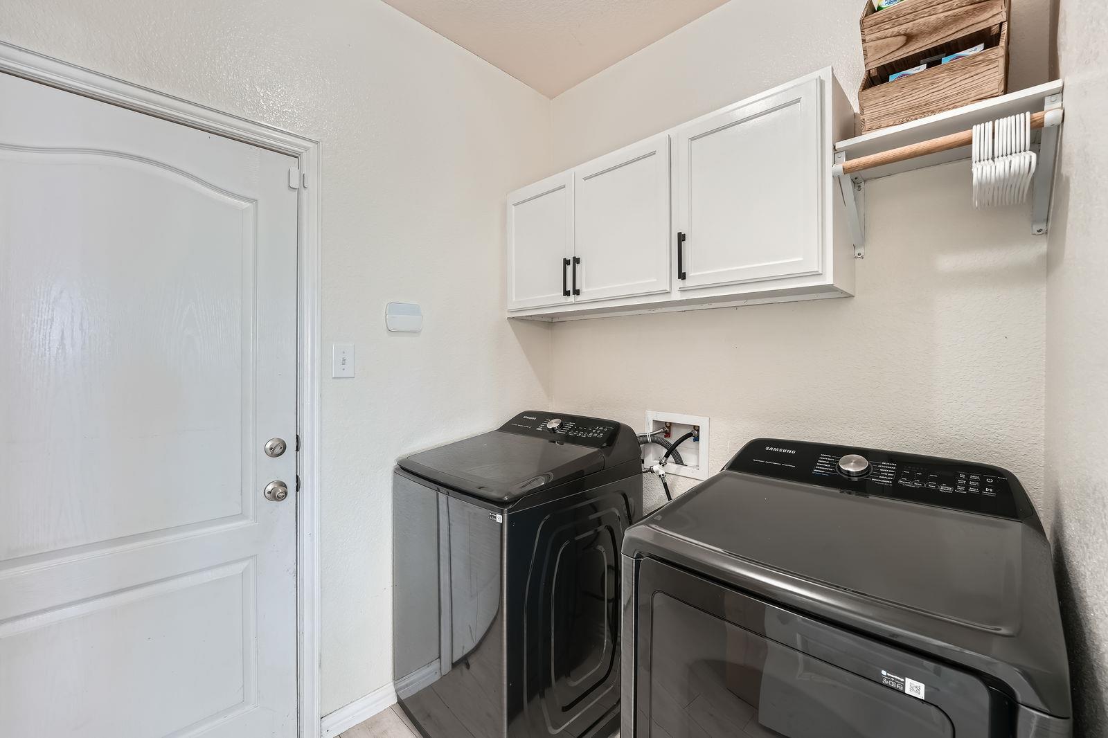 2004 S Ash Cv W, Hutto, TX 78634