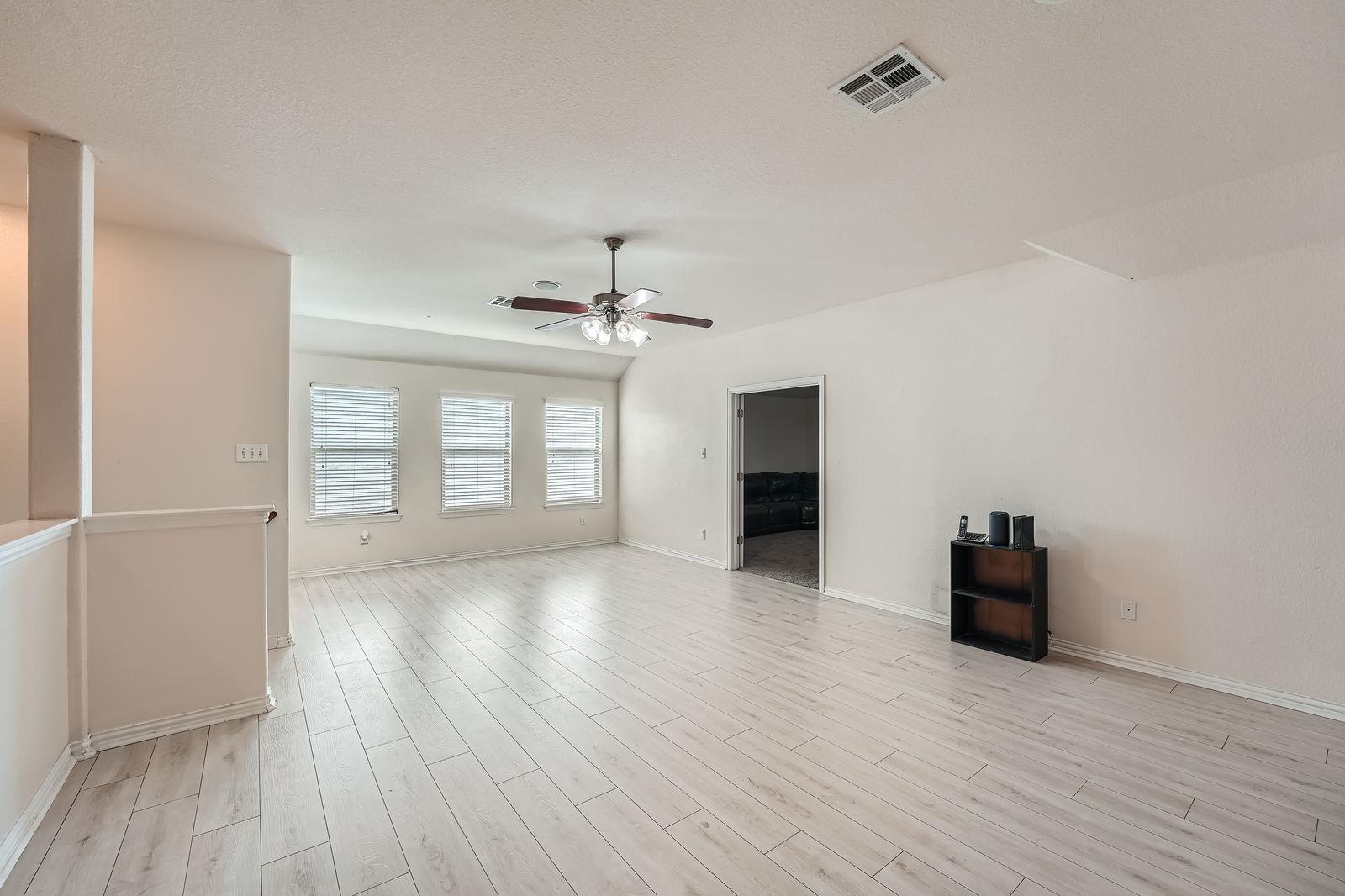 2004 S Ash Cv W, Hutto, TX 78634