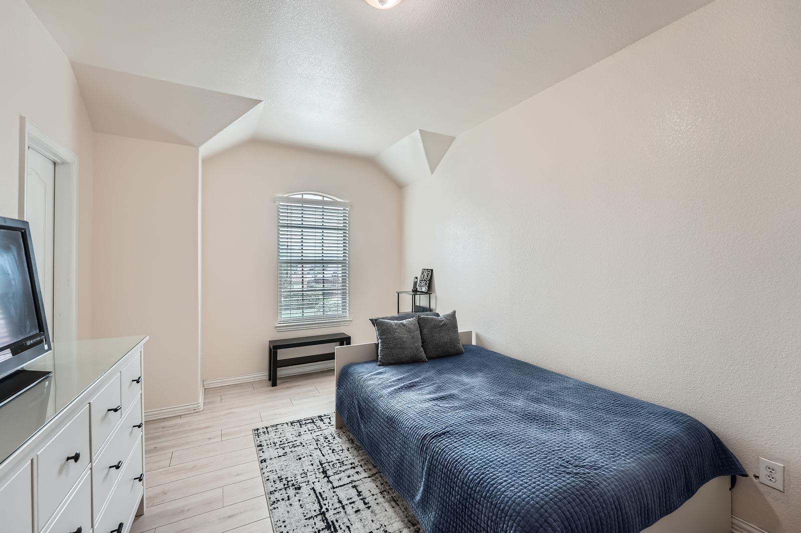 2004 S Ash Cv W, Hutto, TX 78634