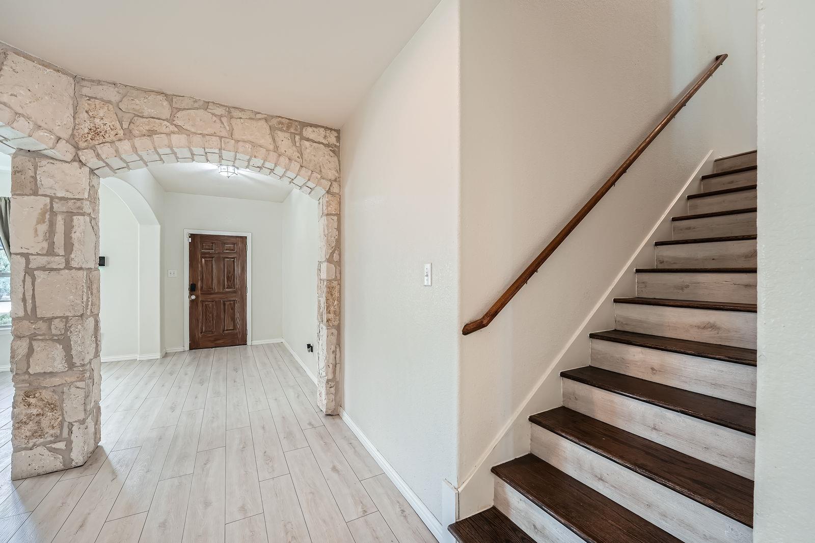 2004 S Ash Cv W, Hutto, TX 78634