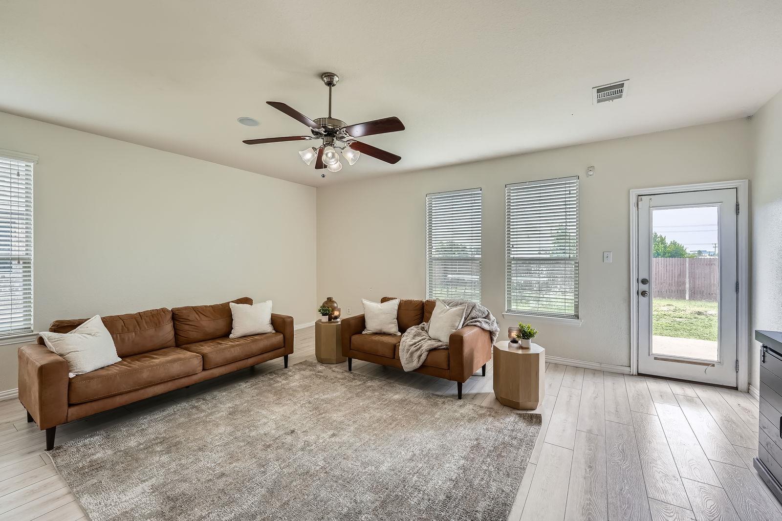 2004 S Ash Cv W, Hutto, TX 78634