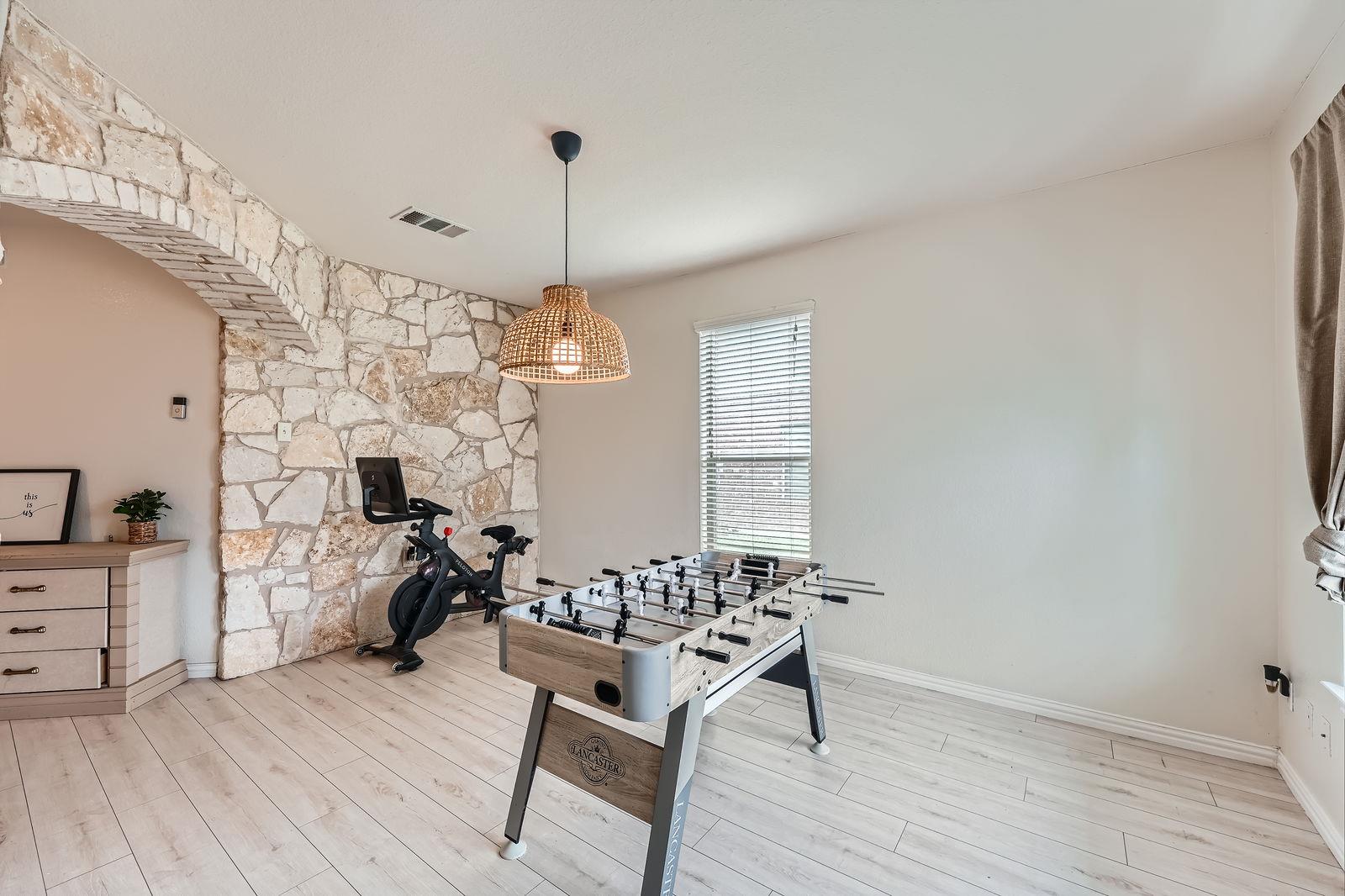 2004 S Ash Cv W, Hutto, TX 78634