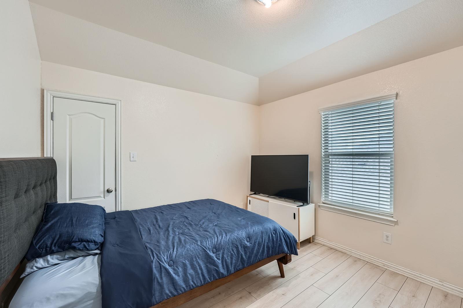 2004 S Ash Cv W, Hutto, TX 78634