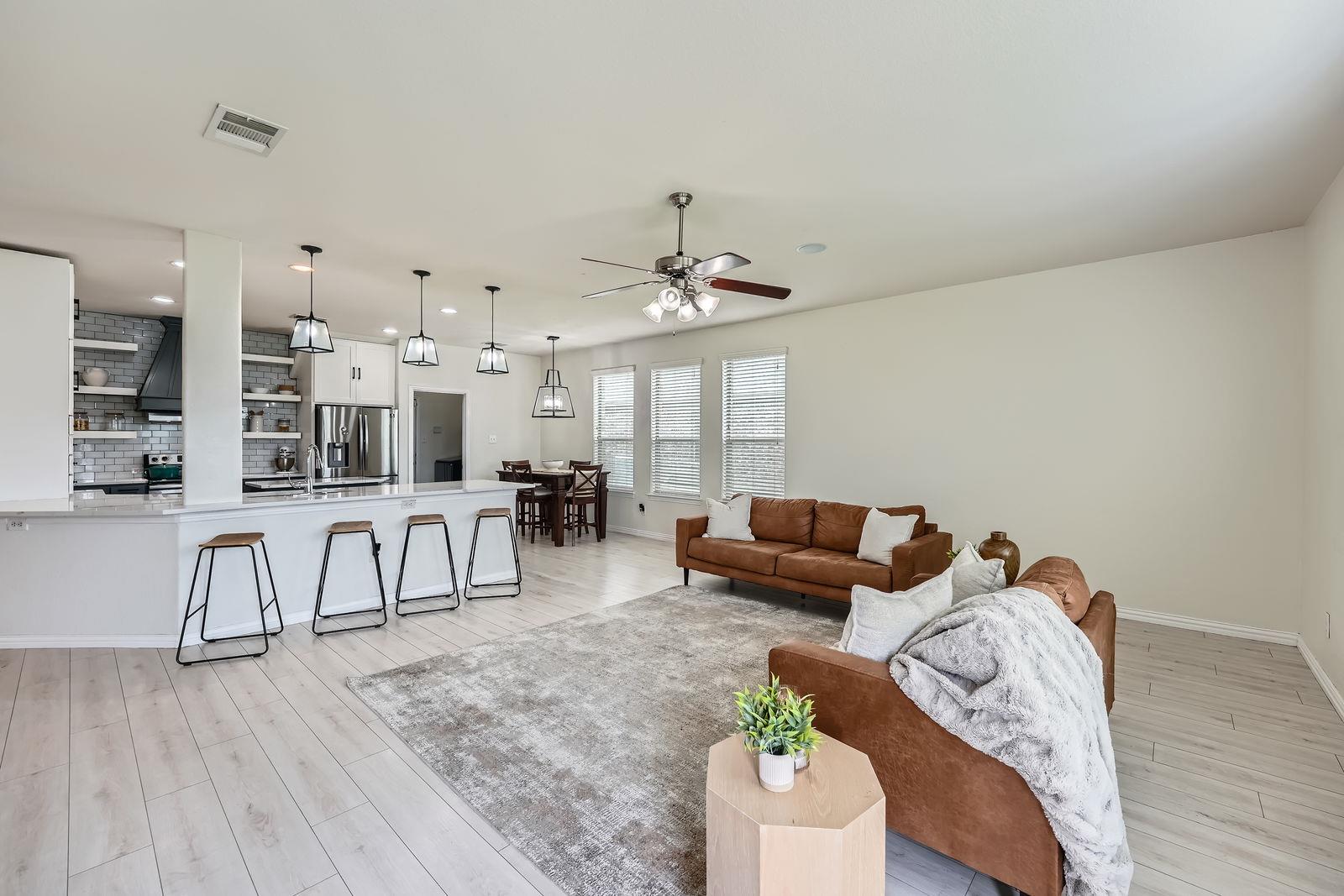 2004 S Ash Cv W, Hutto, TX 78634