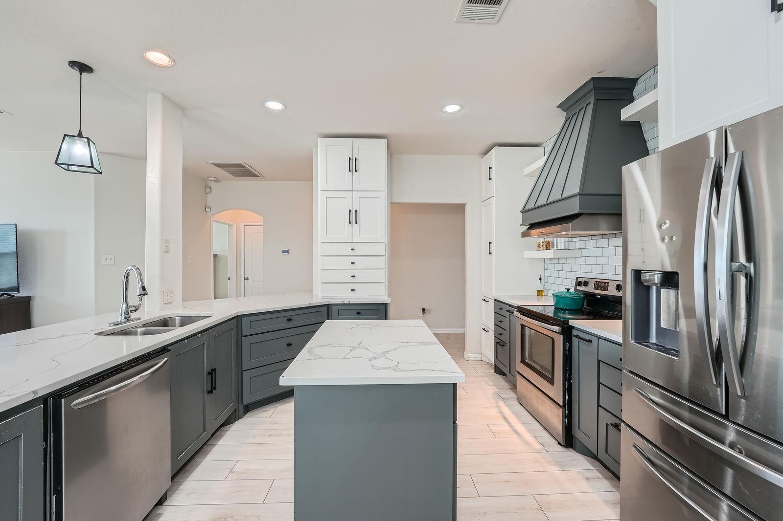 2004 S Ash Cv W, Hutto, TX 78634