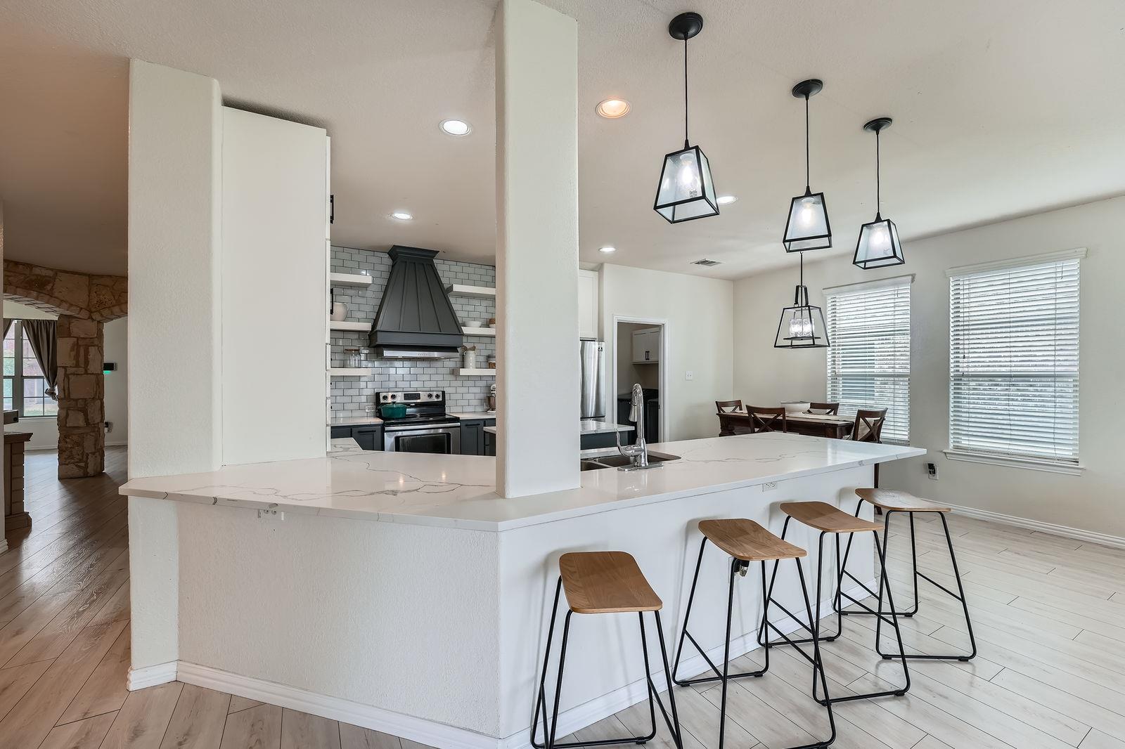 2004 S Ash Cv W, Hutto, TX 78634