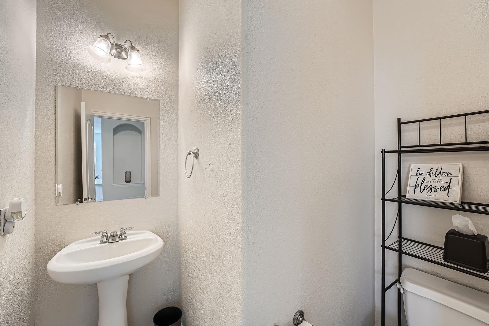 2004 S Ash Cv W, Hutto, TX 78634