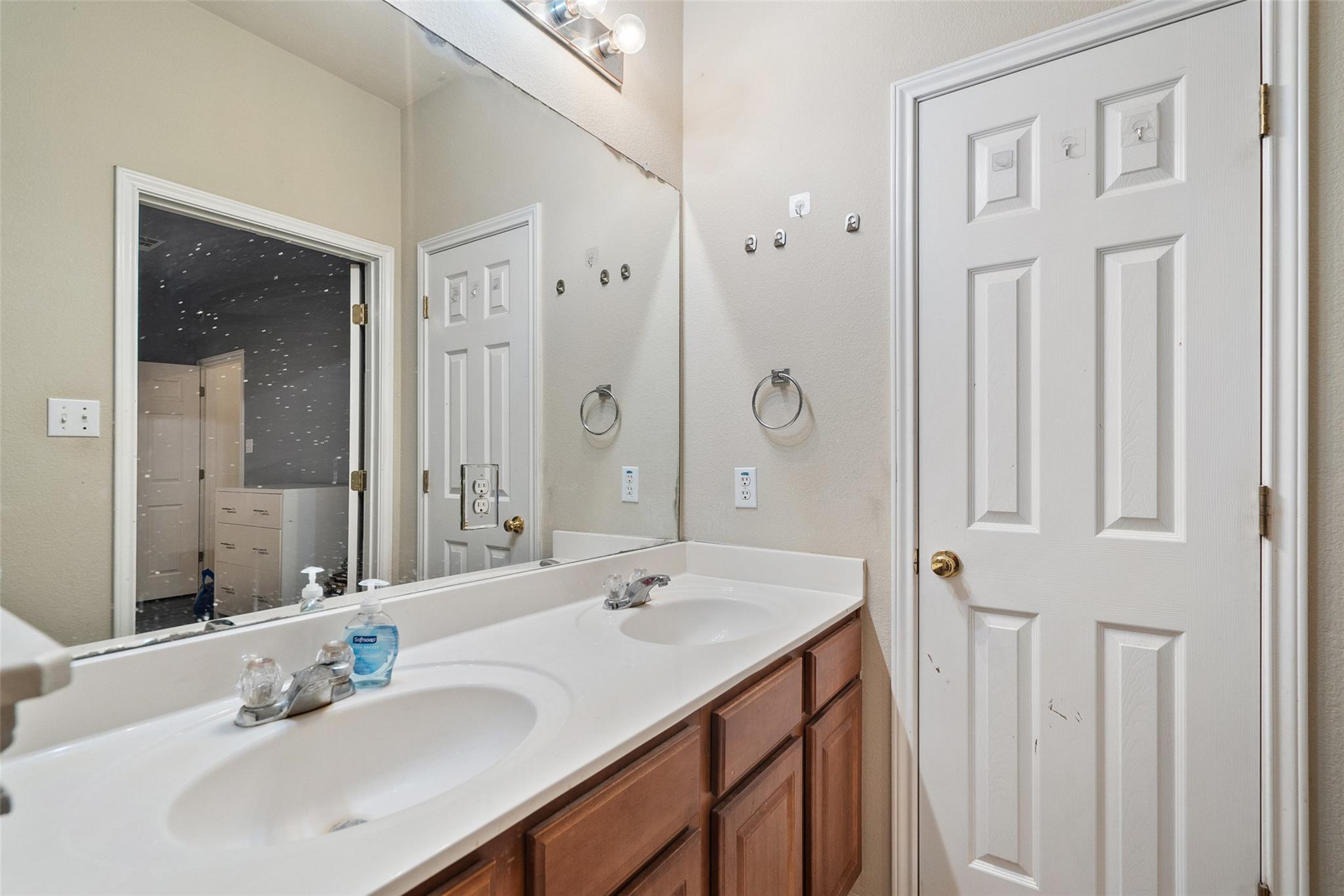 9206 Brents Elm Dr, Austin, TX 78744