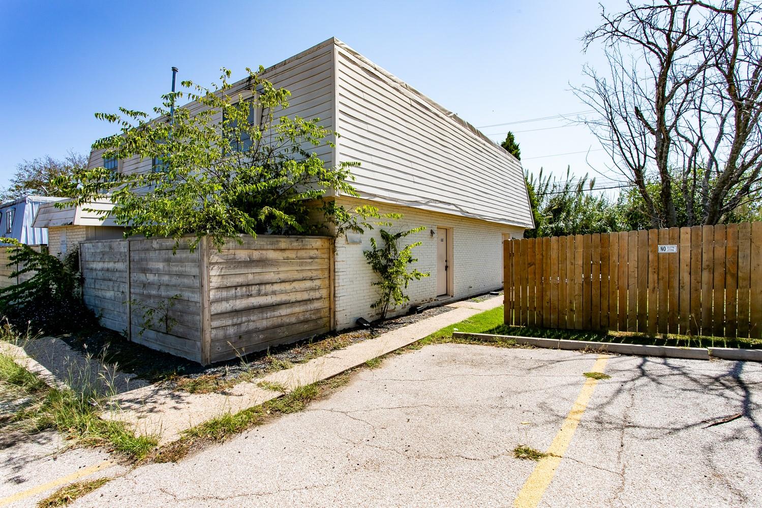 2215 Mission Hill Cir # 102, Austin, TX 78741