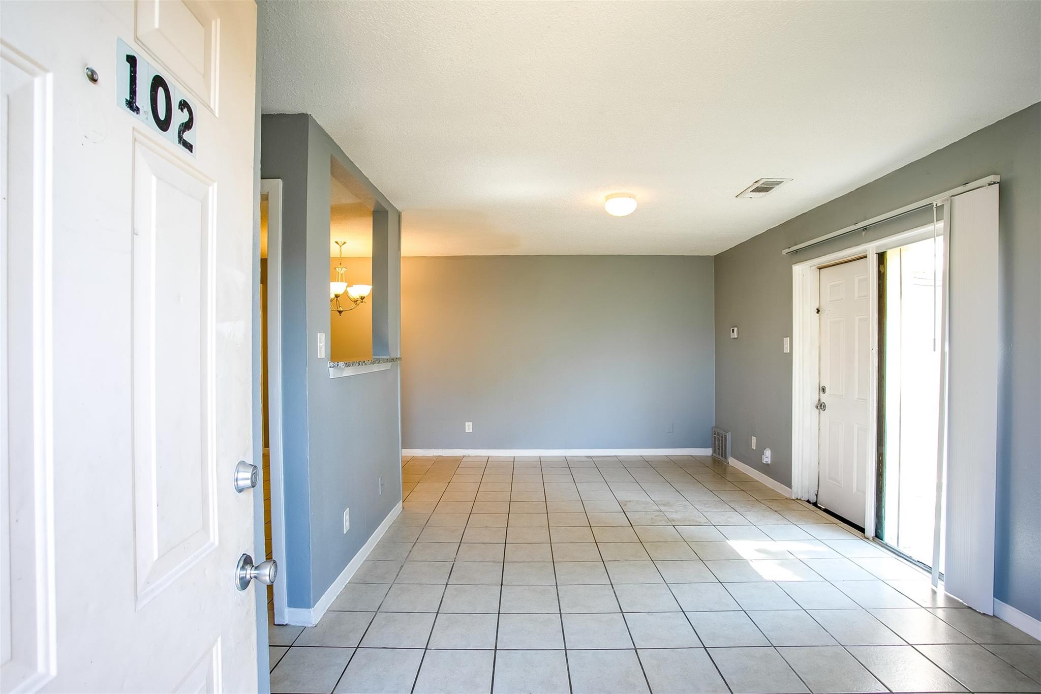 2215 Mission Hill Cir # 102, Austin, TX 78741