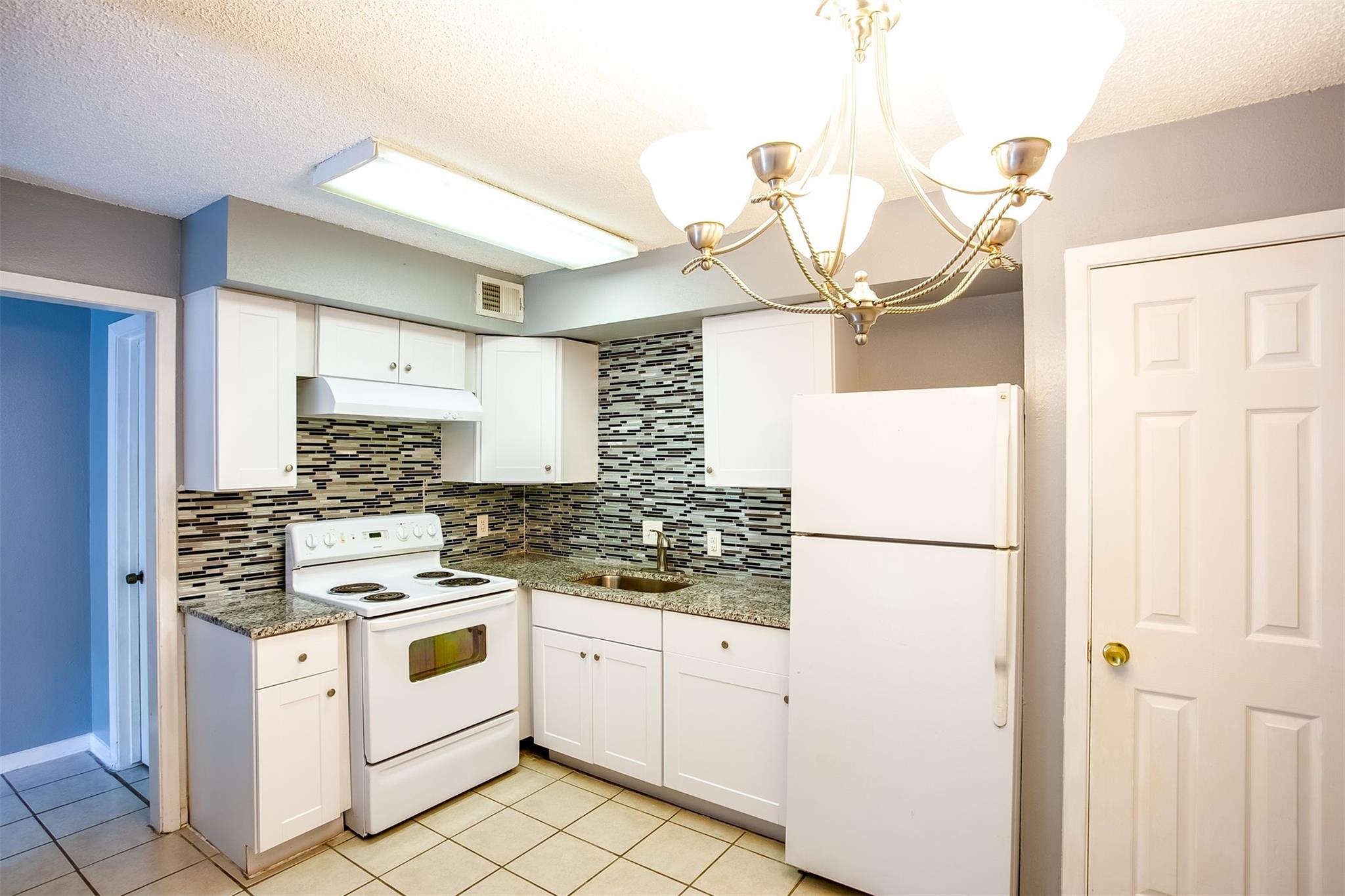 2215 Mission Hill Cir # 102, Austin, TX 78741