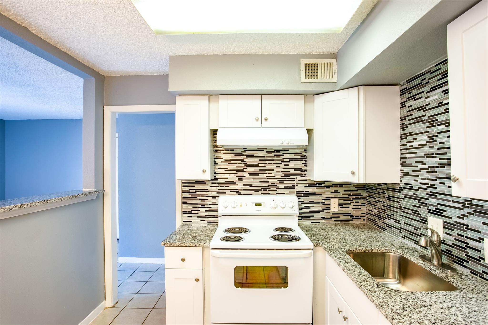 2215 Mission Hill Cir # 102, Austin, TX 78741