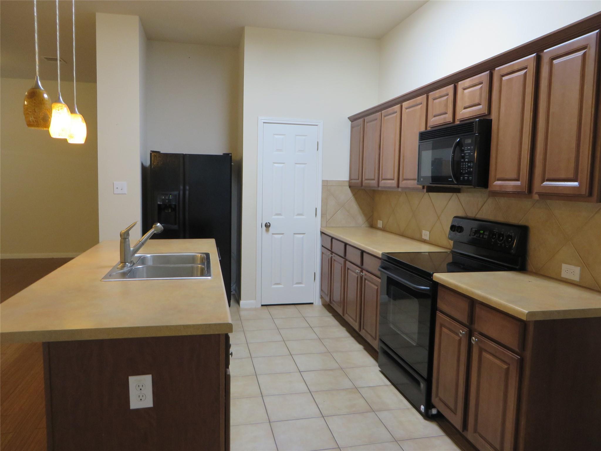 1906 Melissa Oaks Ln, Austin, TX 78744