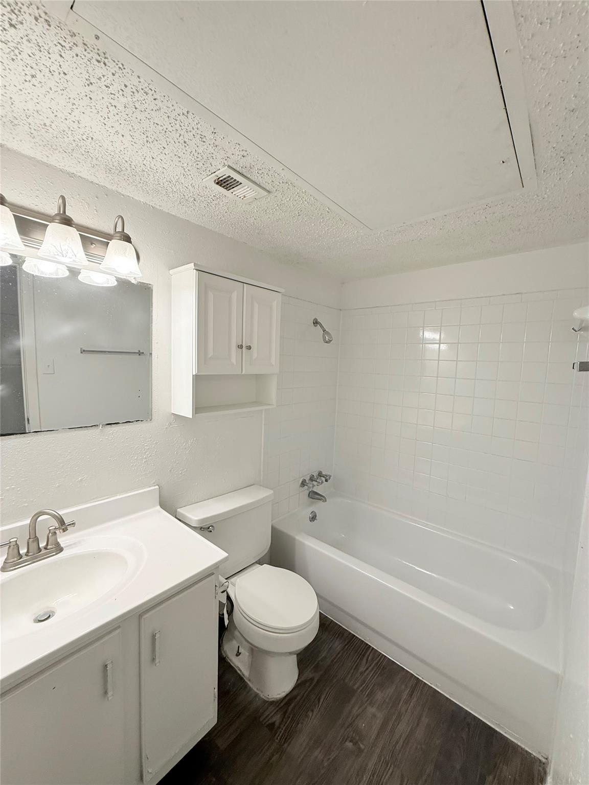 2704 Salado St # 207, Austin, TX 78705