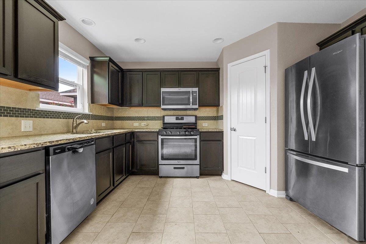 163 Wainscot Oak Way, San Marcos, TX 78666