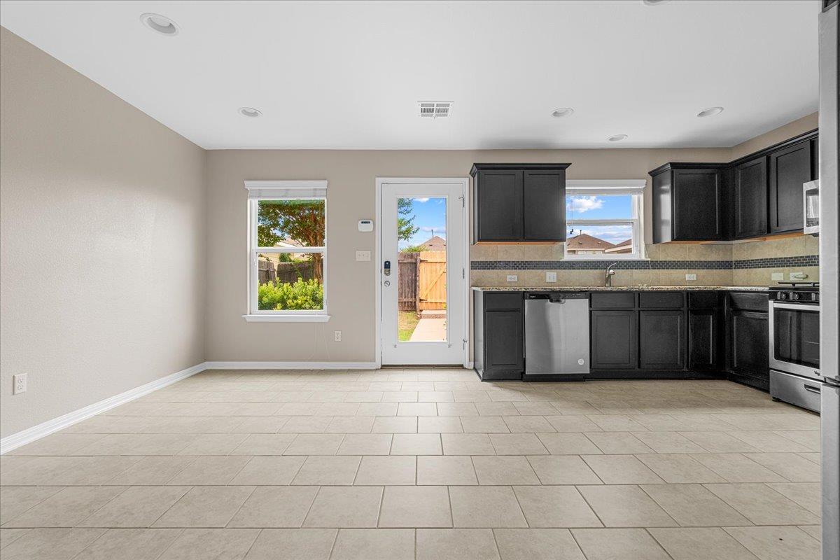 163 Wainscot Oak Way, San Marcos, TX 78666