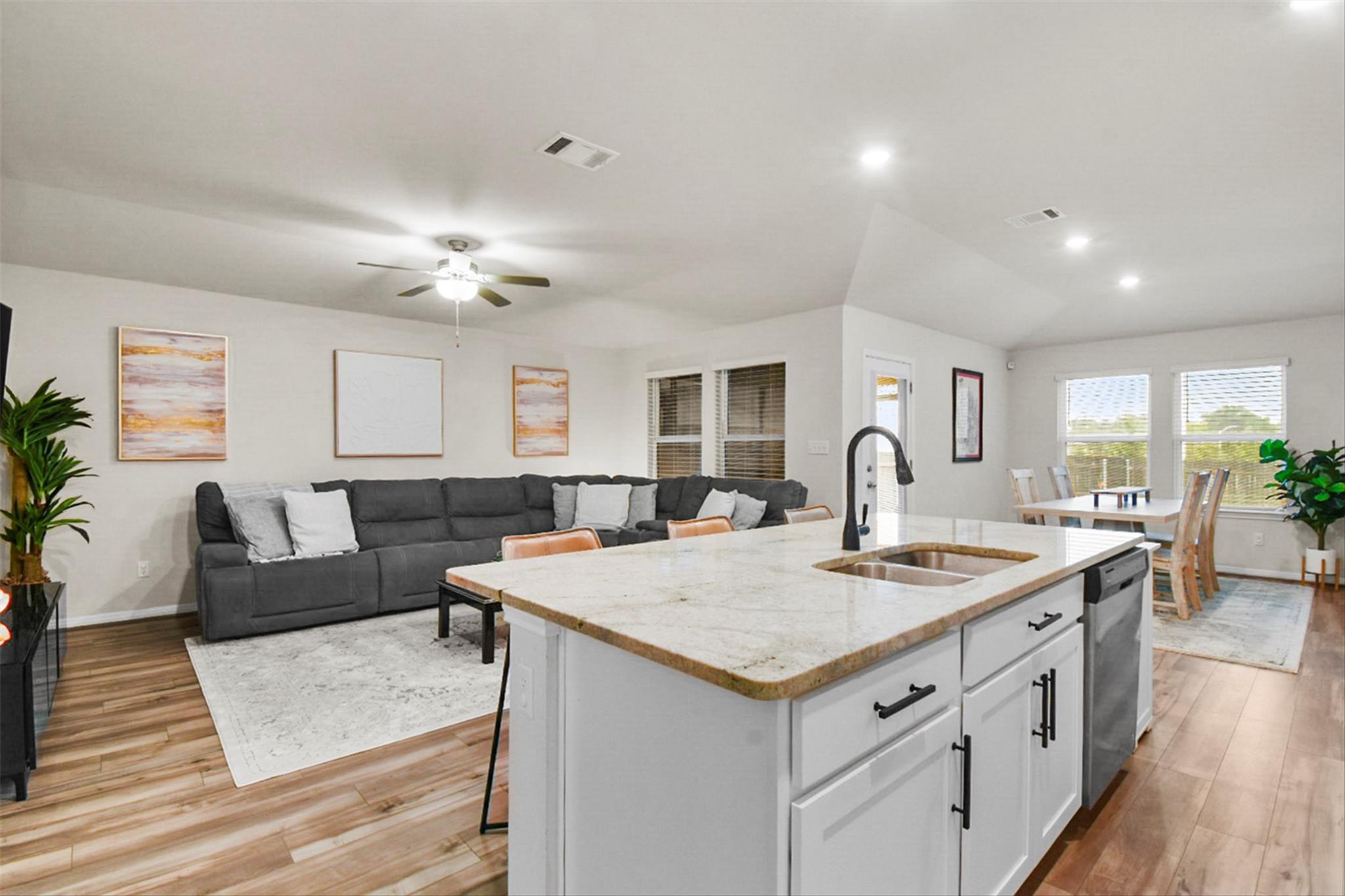 801 Russet Rock Dr # 6, Austin, TX 78748