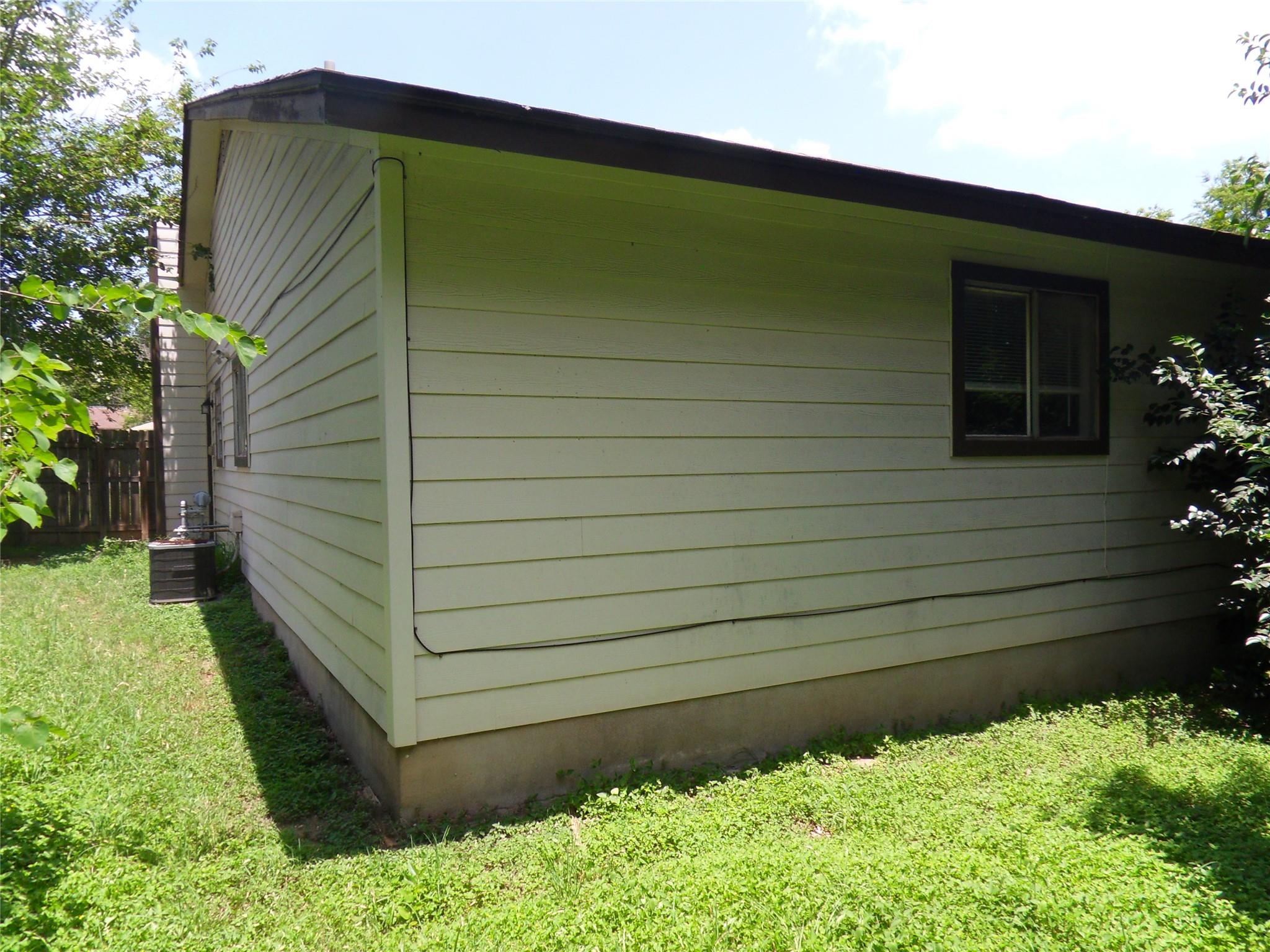 811 Sirocco Dr # B, Austin, TX 78745