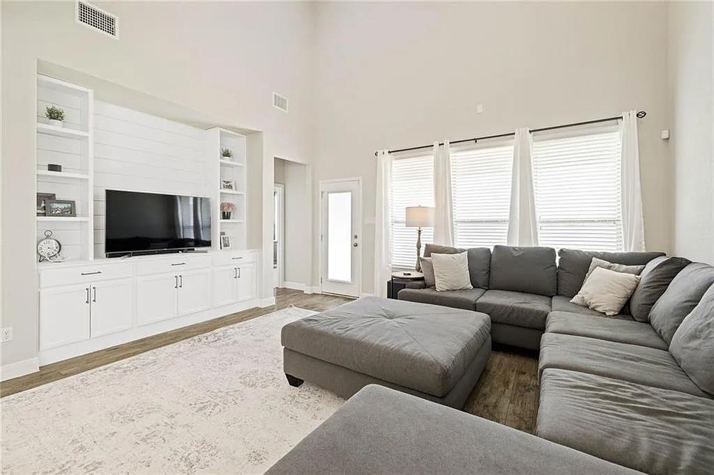165 Carlina Loop, Liberty Hill, TX 78642
