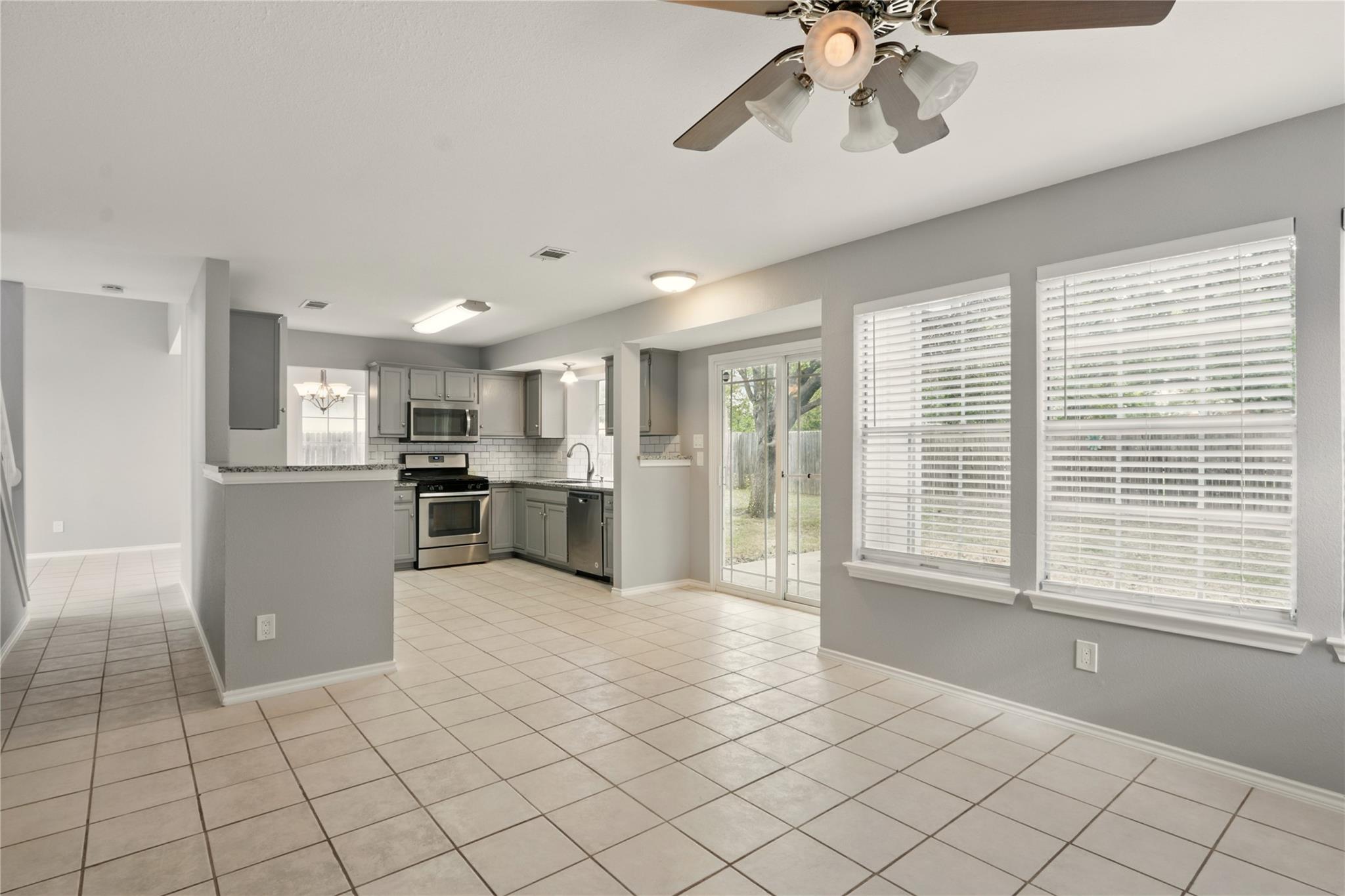 902 Valley Glen Cv, Pflugerville, TX 78660