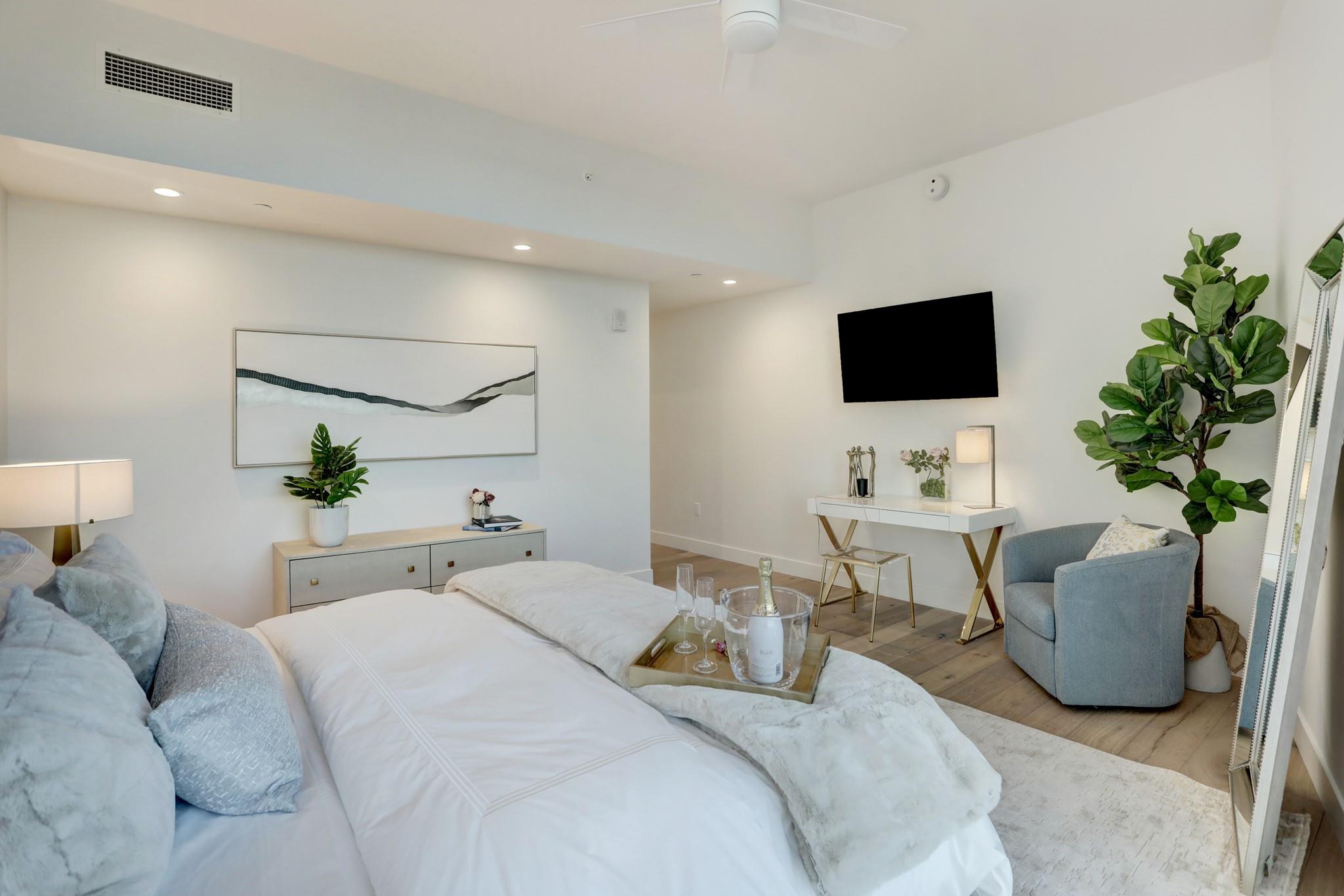 70 RAINEY St # 2606, Austin, TX 78701