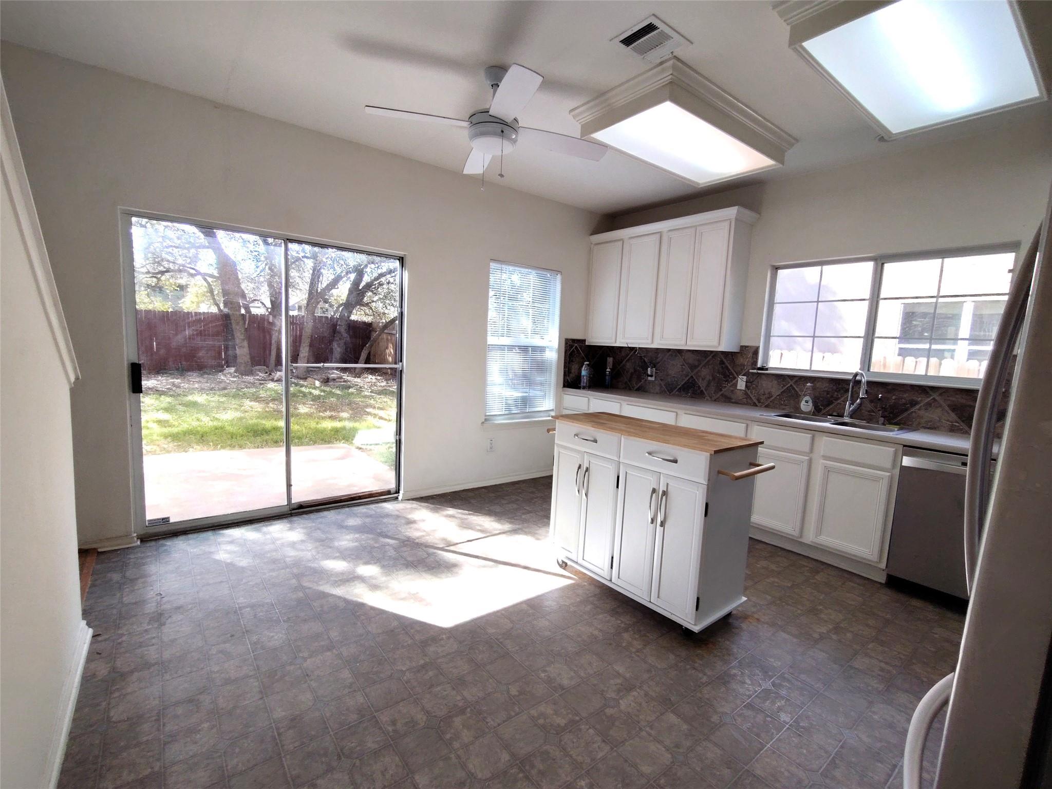 2108 Cottontail Dr, Leander, TX 78641