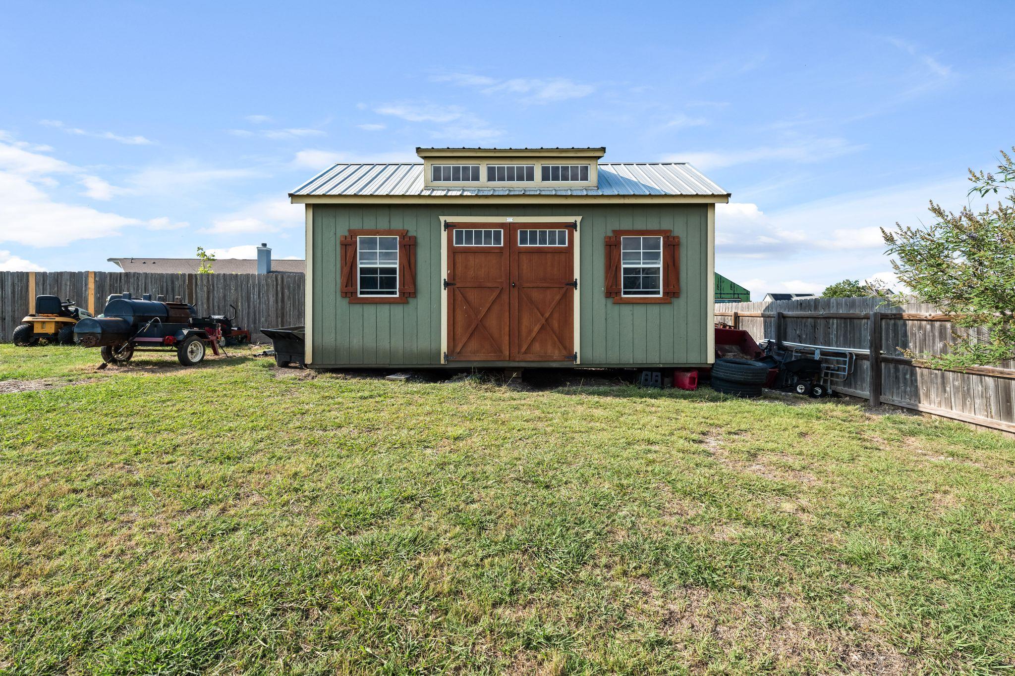 105 E Doucet Cv, Hutto, TX 78634