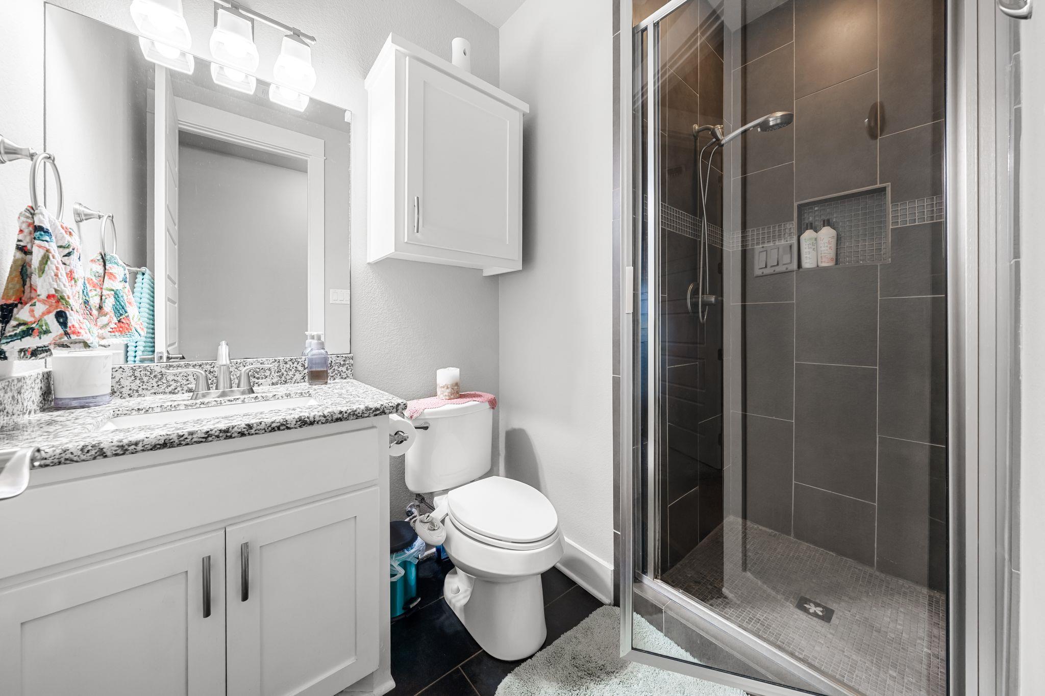 105 E Doucet Cv, Hutto, TX 78634