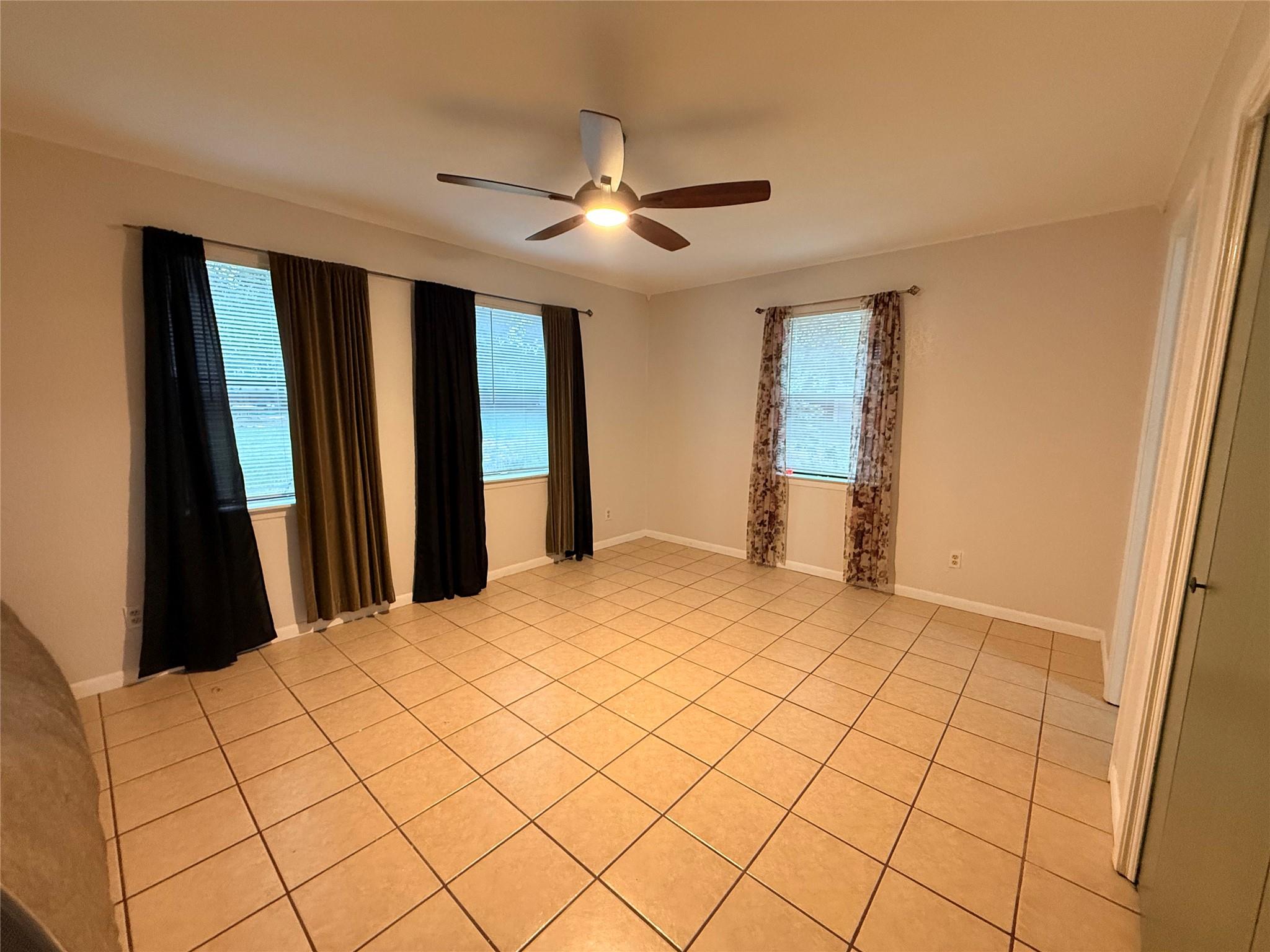 121 LBA Dr, Bastrop, TX 78602