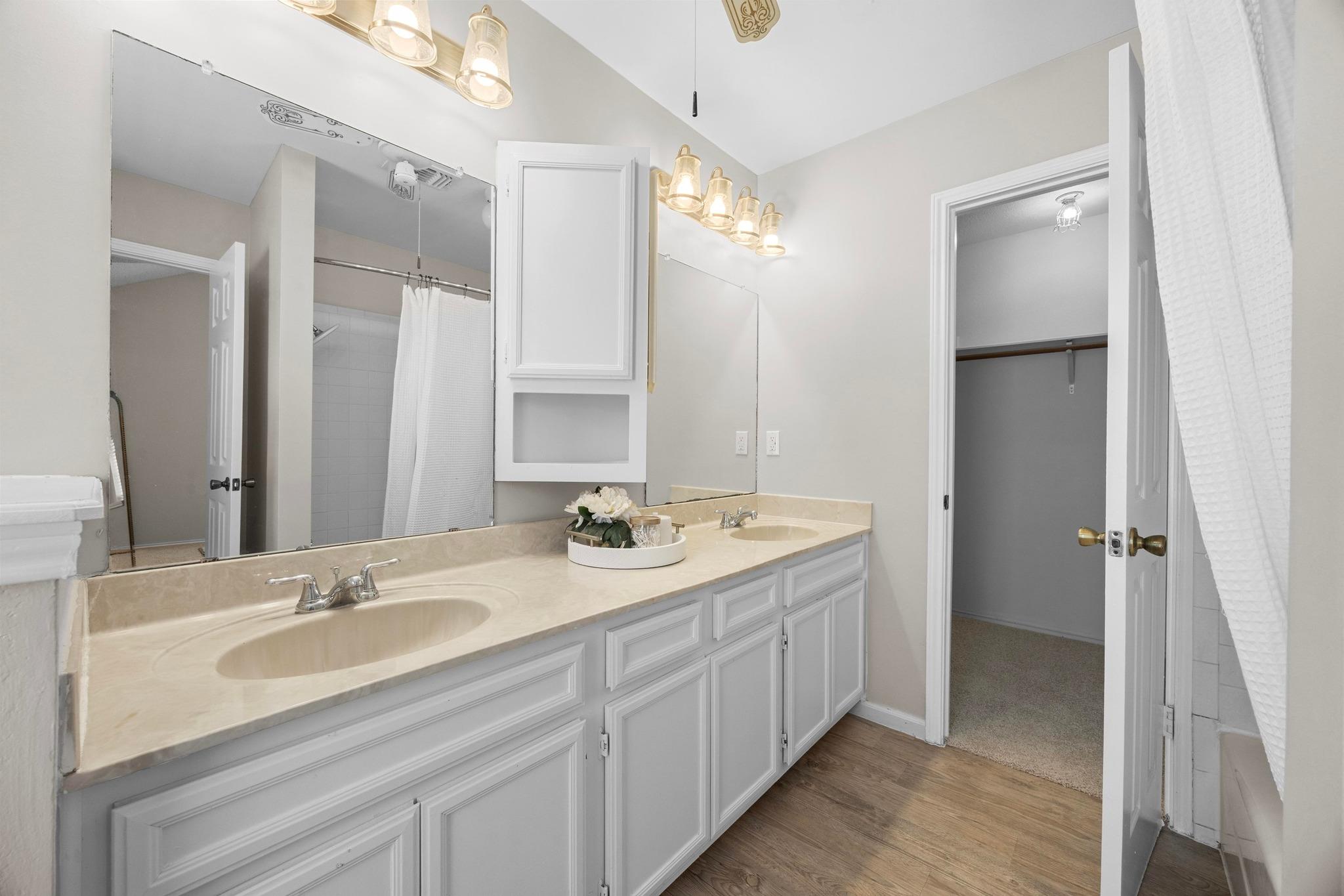 433 MAPLE RUN Dr, Round Rock, TX 78664