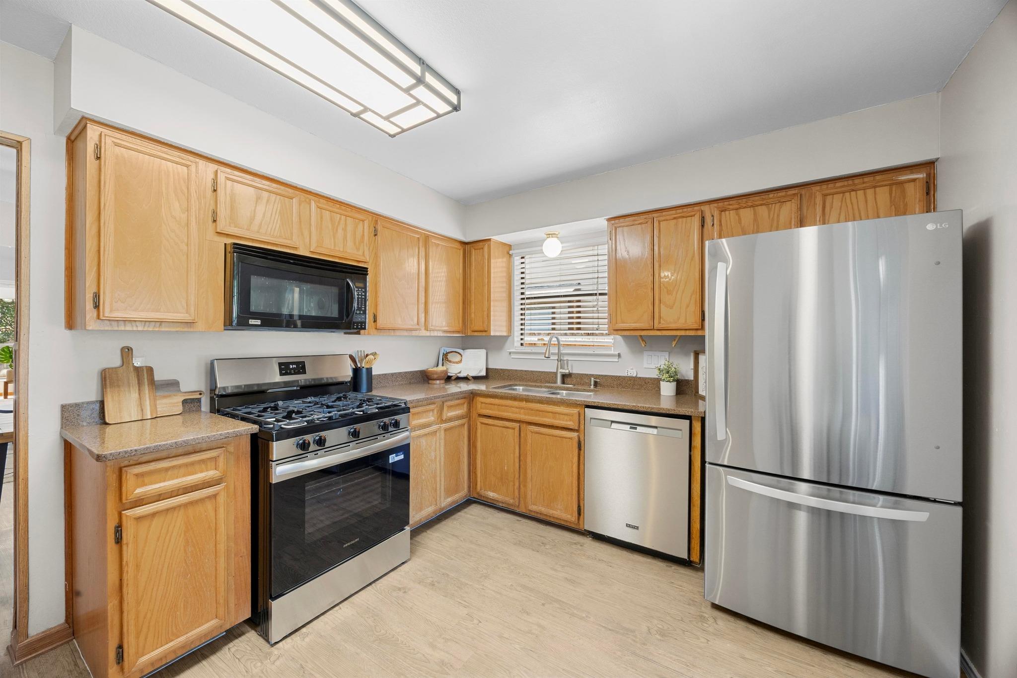 433 MAPLE RUN Dr, Round Rock, TX 78664