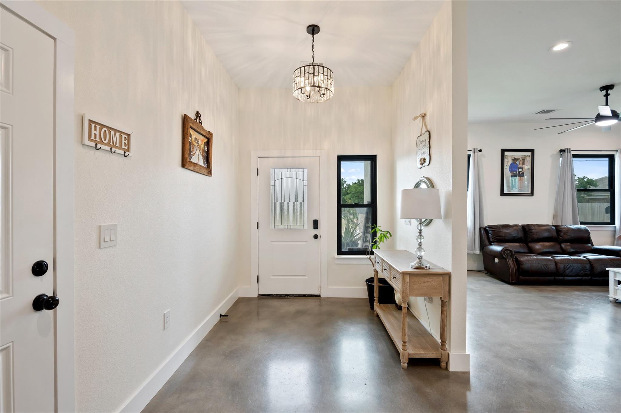 108 Sunflower Rd, Dale, TX 78616
