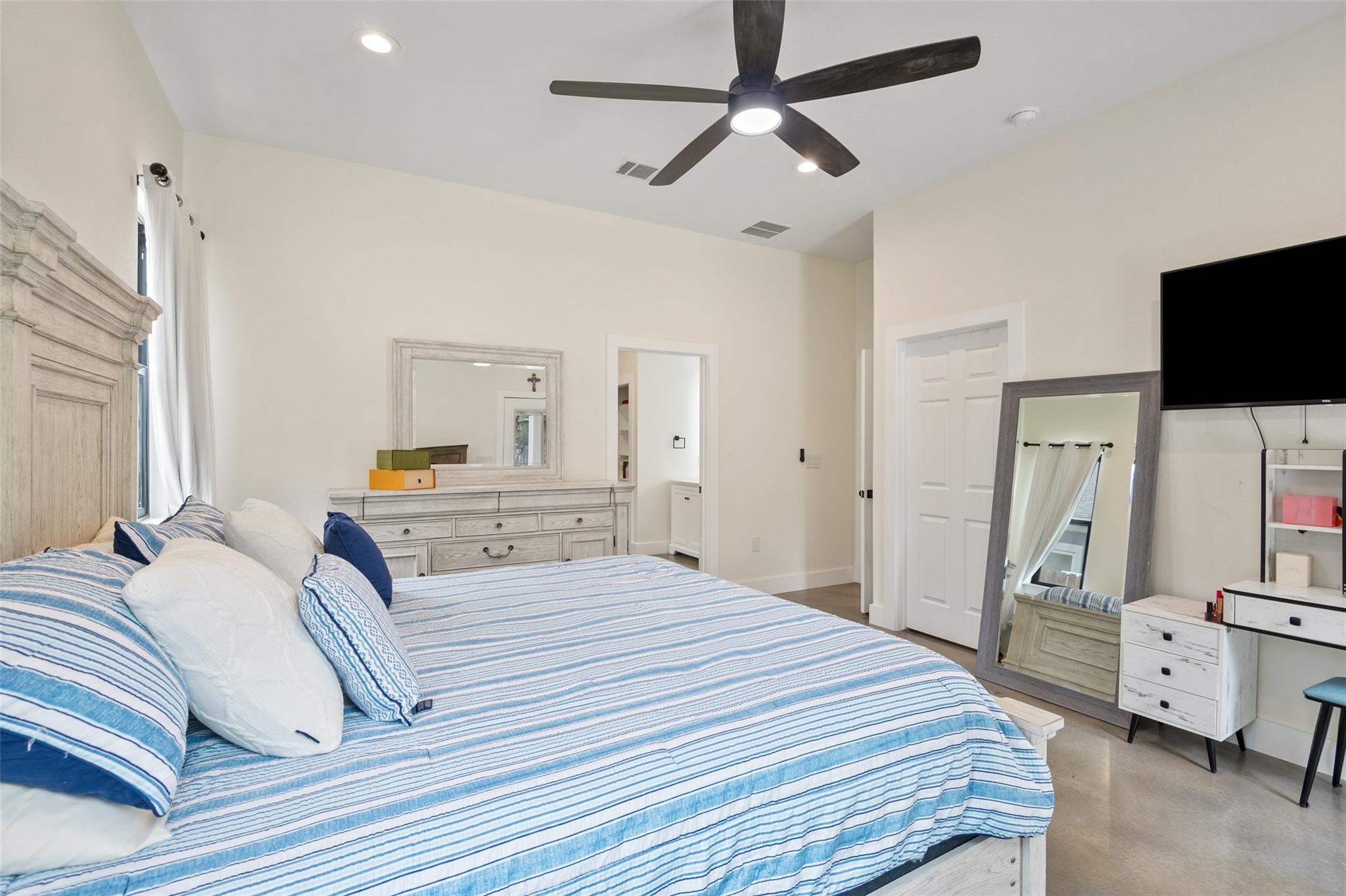 108 Sunflower Rd, Dale, TX 78616