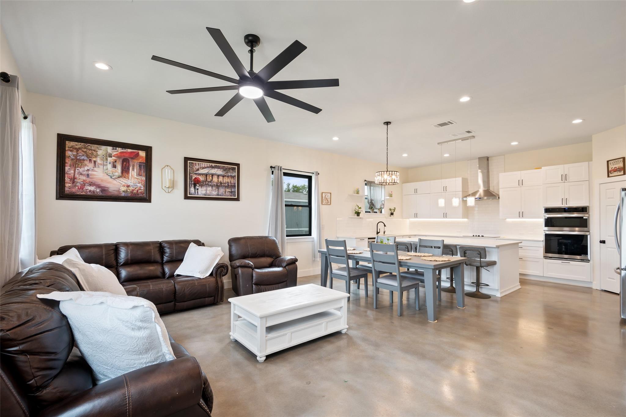 108 Sunflower Rd, Dale, TX 78616