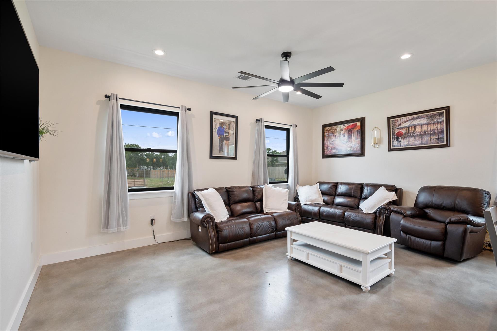 108 Sunflower Rd, Dale, TX 78616