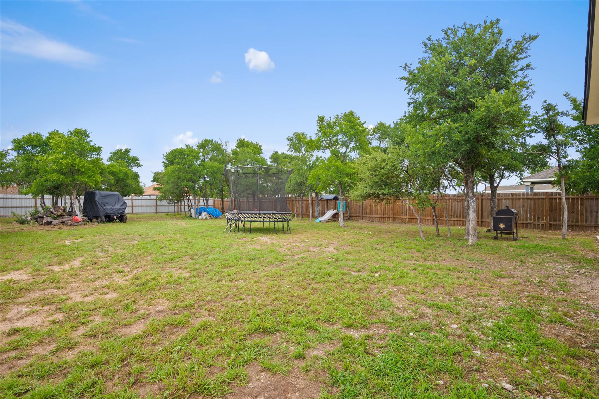 108 Sunflower Rd, Dale, TX 78616