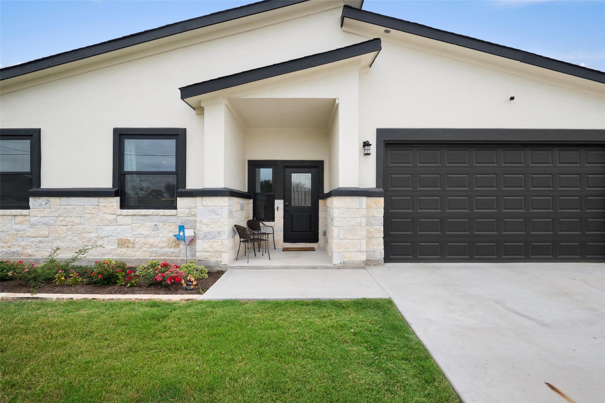 108 Sunflower Rd, Dale, TX 78616