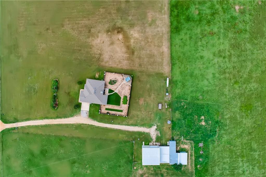 12242 Ballerstedt Rd, Elgin, TX 78621