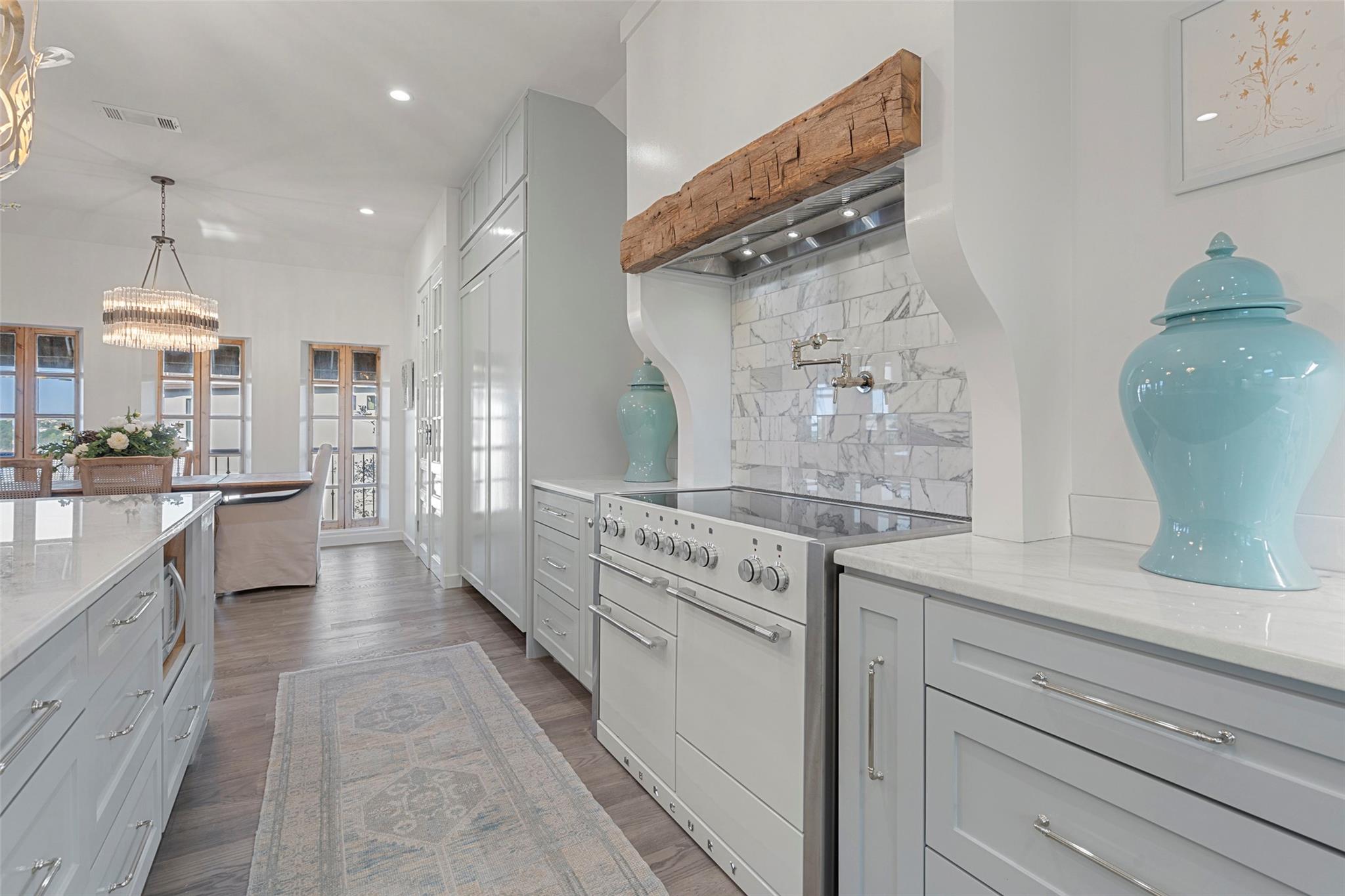 2449 Crosswind Dr, Lakeway, TX 78669