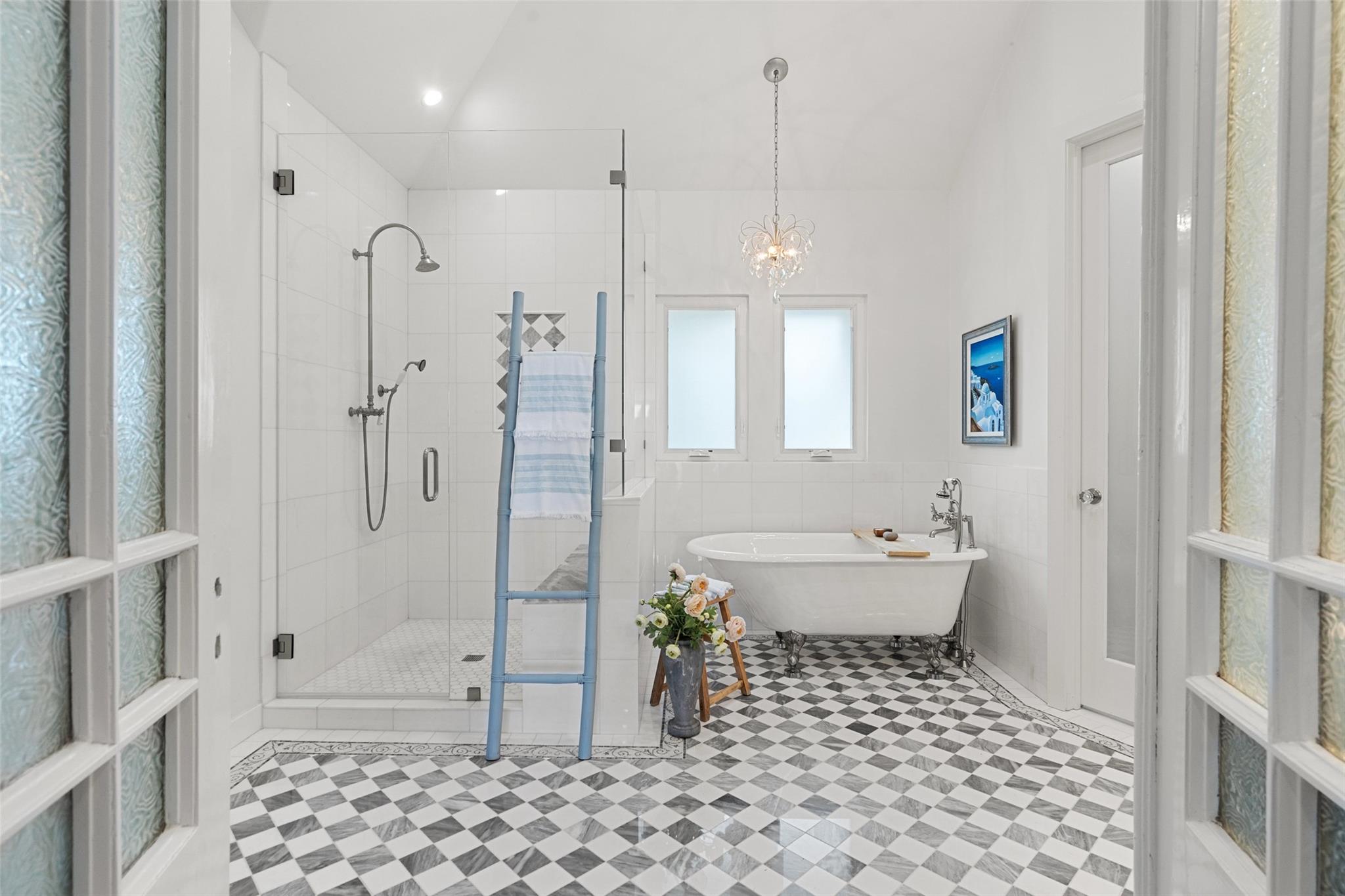 2449 Crosswind Dr, Lakeway, TX 78669