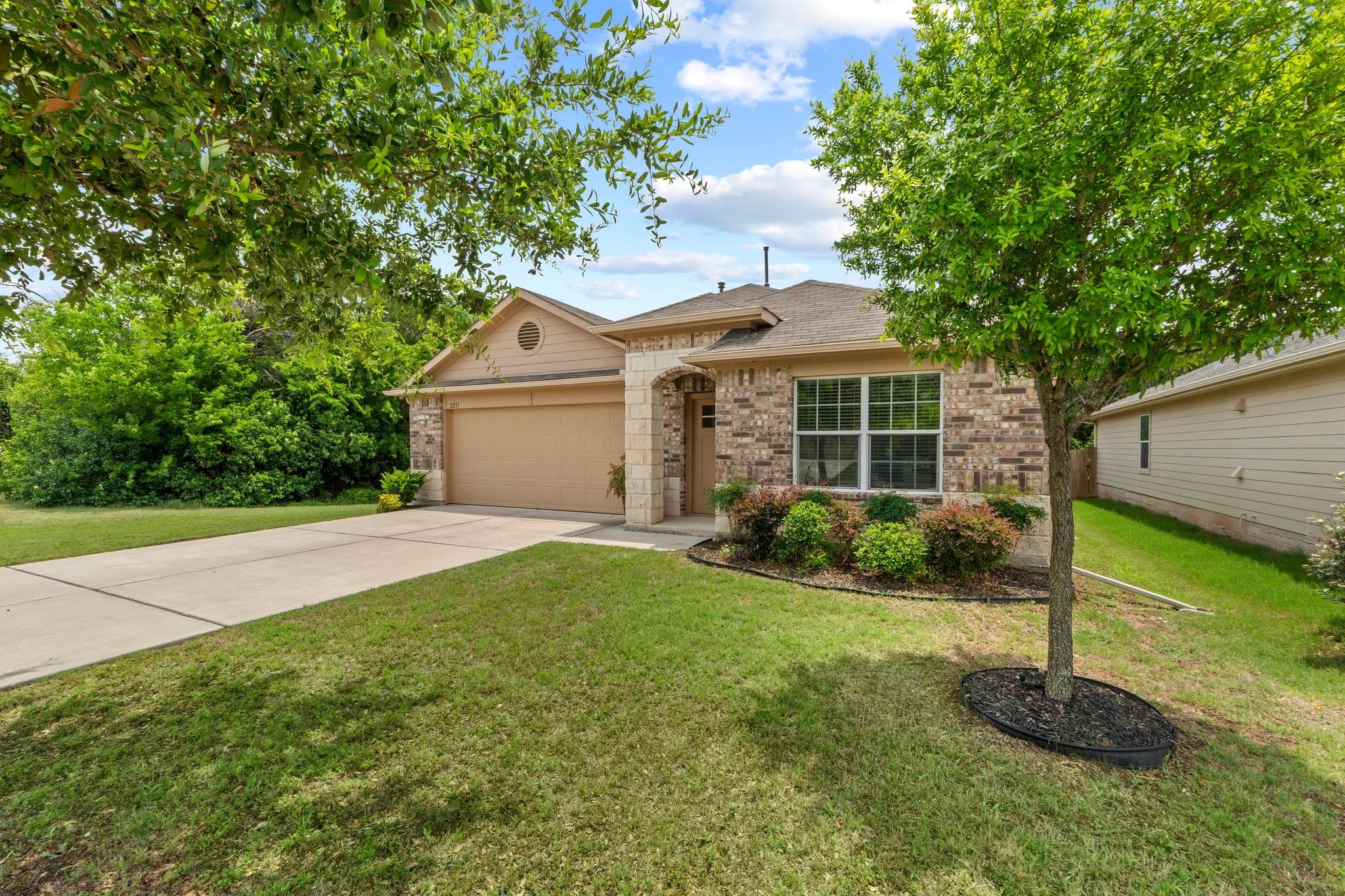 2211 Bettylou Ln, Austin, TX 78754