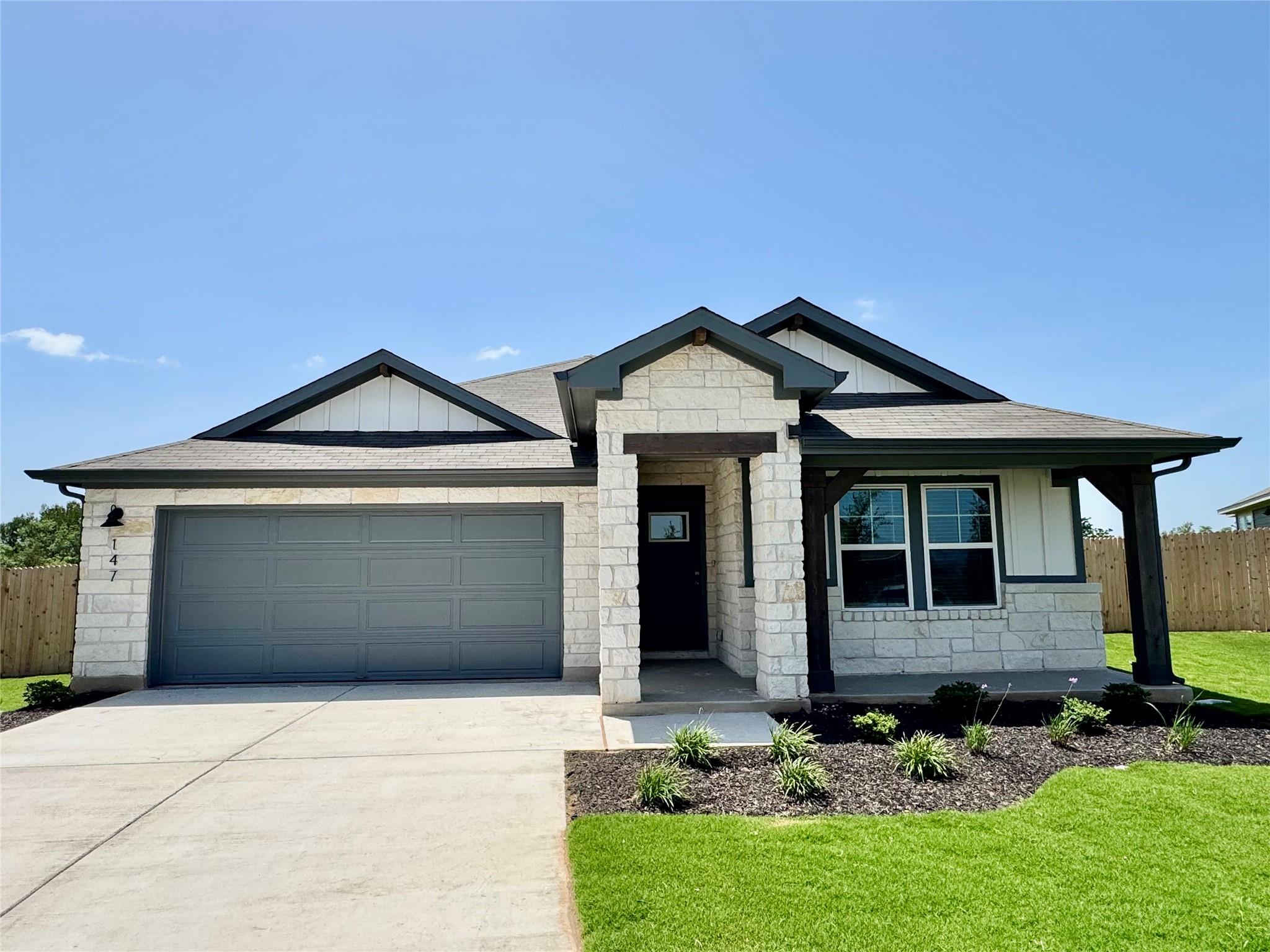 147 Bonnellis Roost, Alum Creek, TX 78612