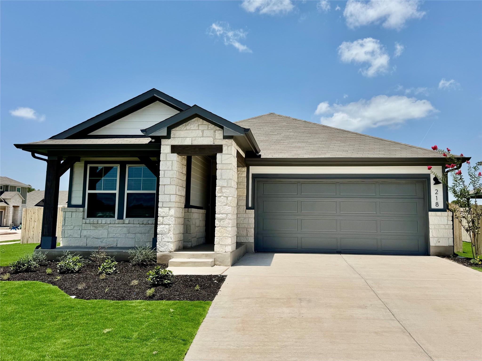 218 Red Tail Hawk Ln, Alum Creek, TX 78612